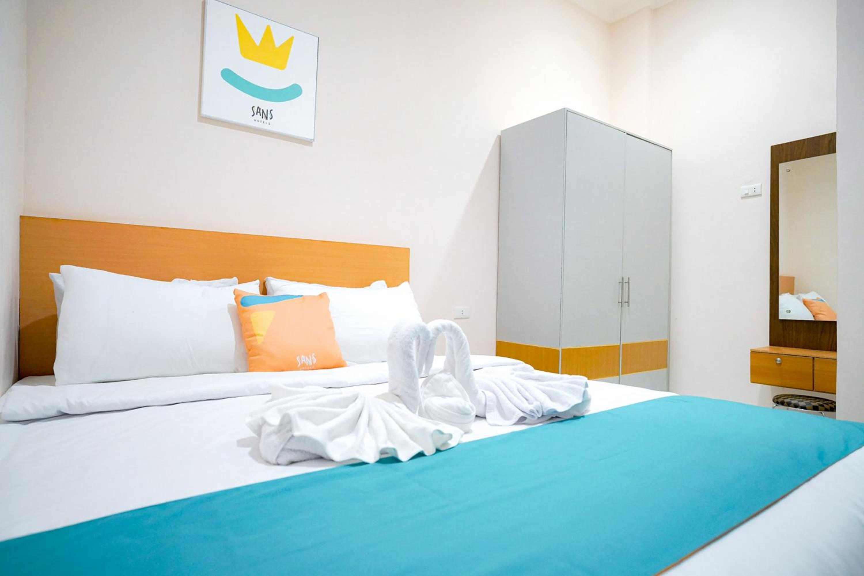 Deluxe Room - Photo 11