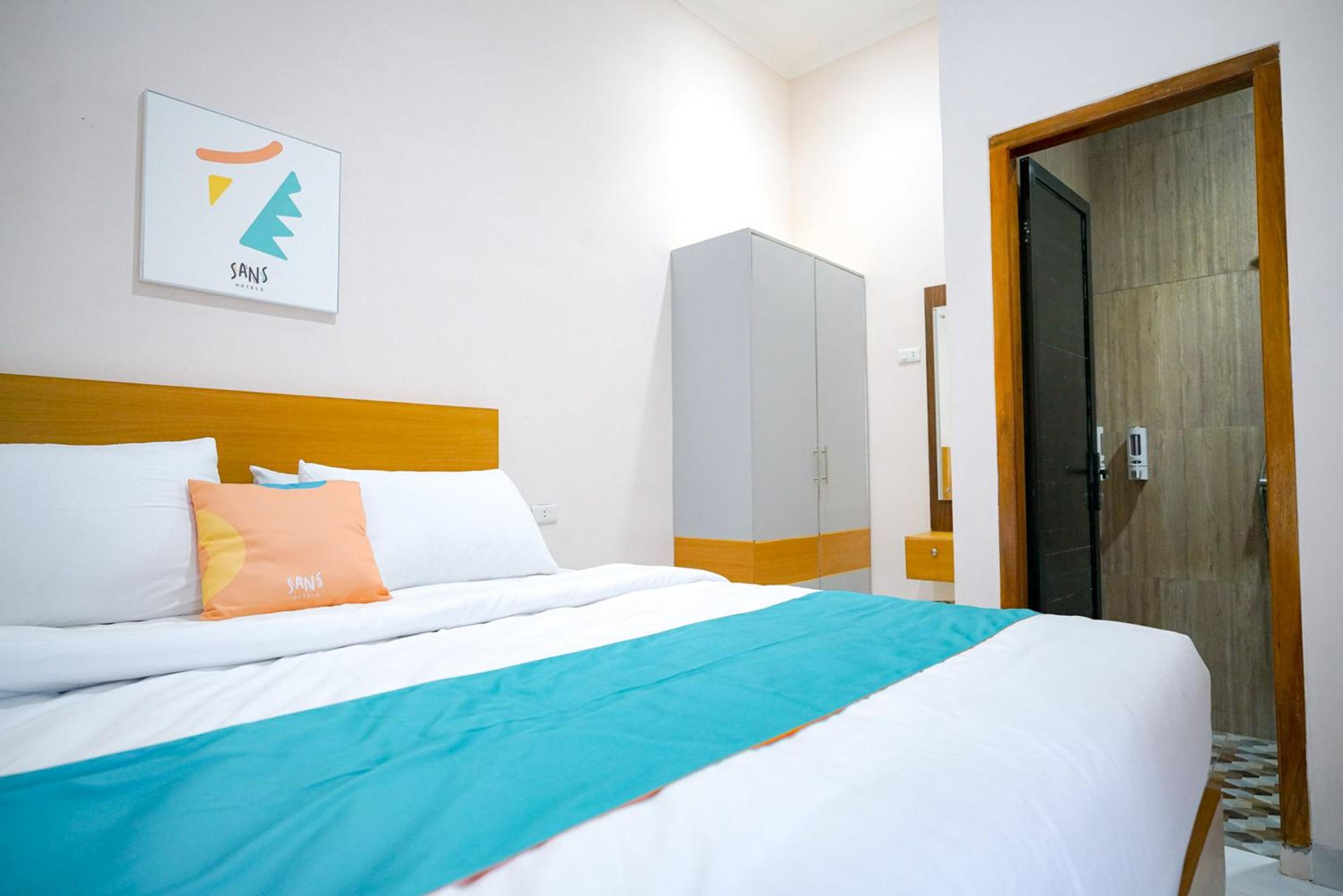 Deluxe Room - Photo 8