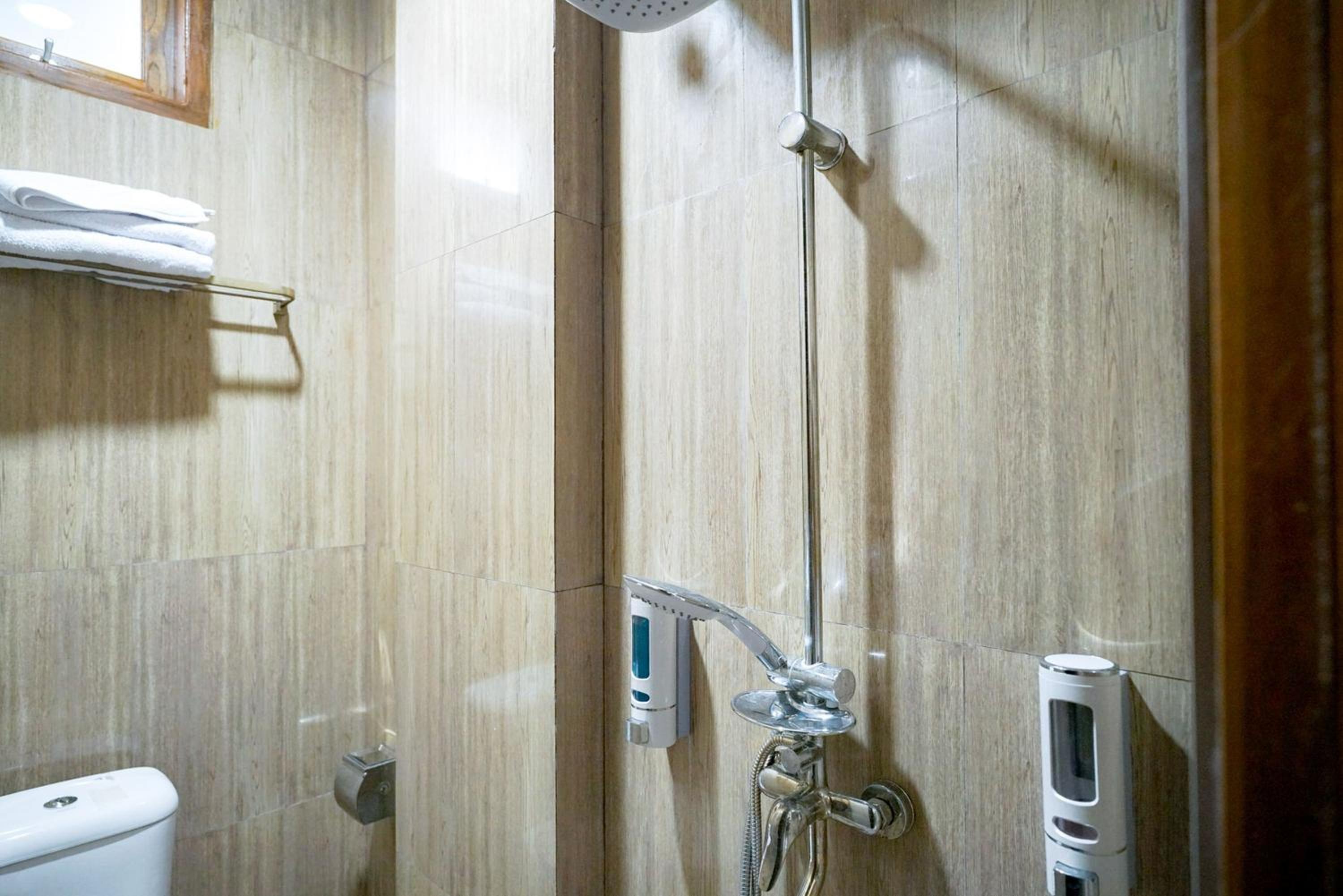 Suite - Photo 2