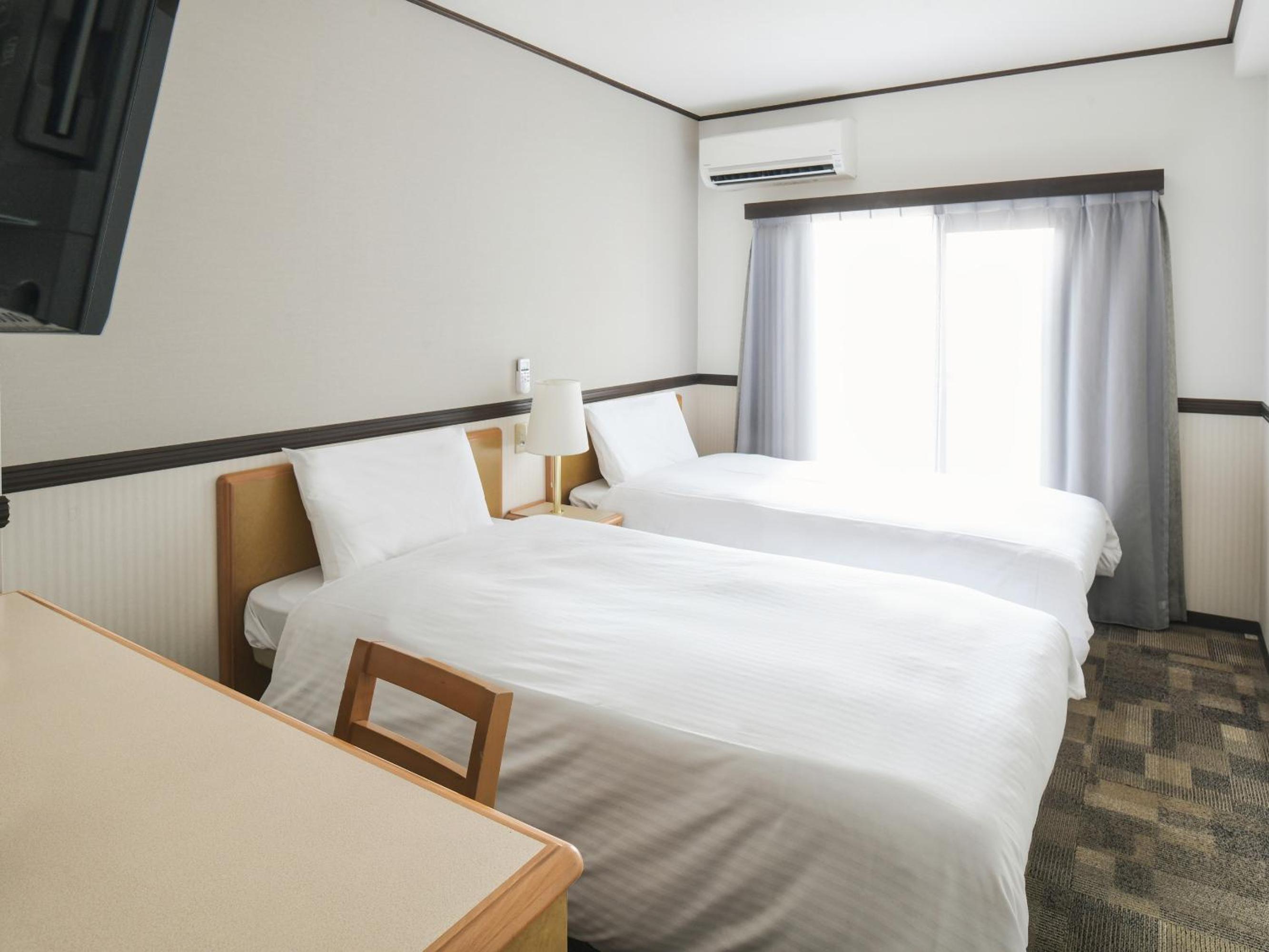 Standard Twin Room - Non-Smoking