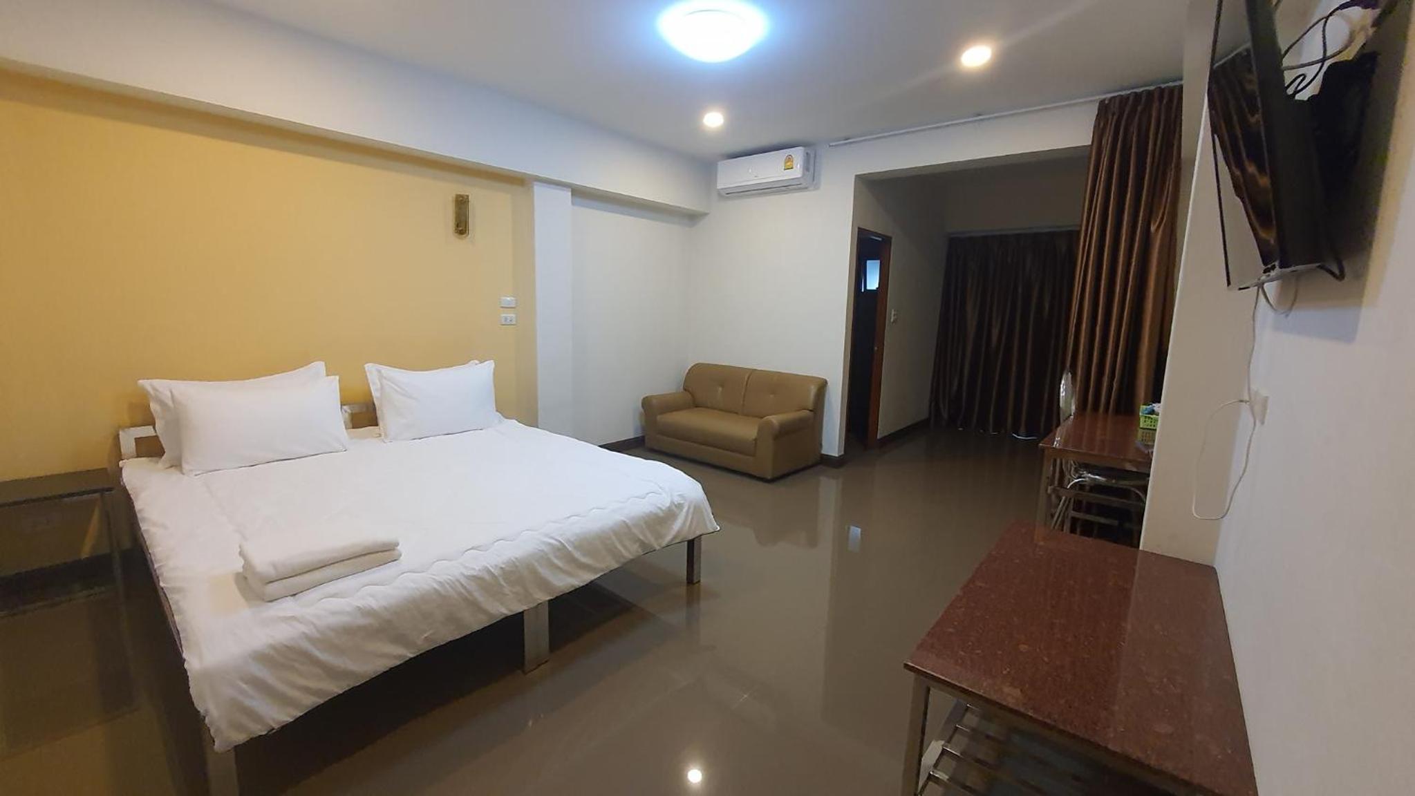 Double or Twin Room - Photo 8
