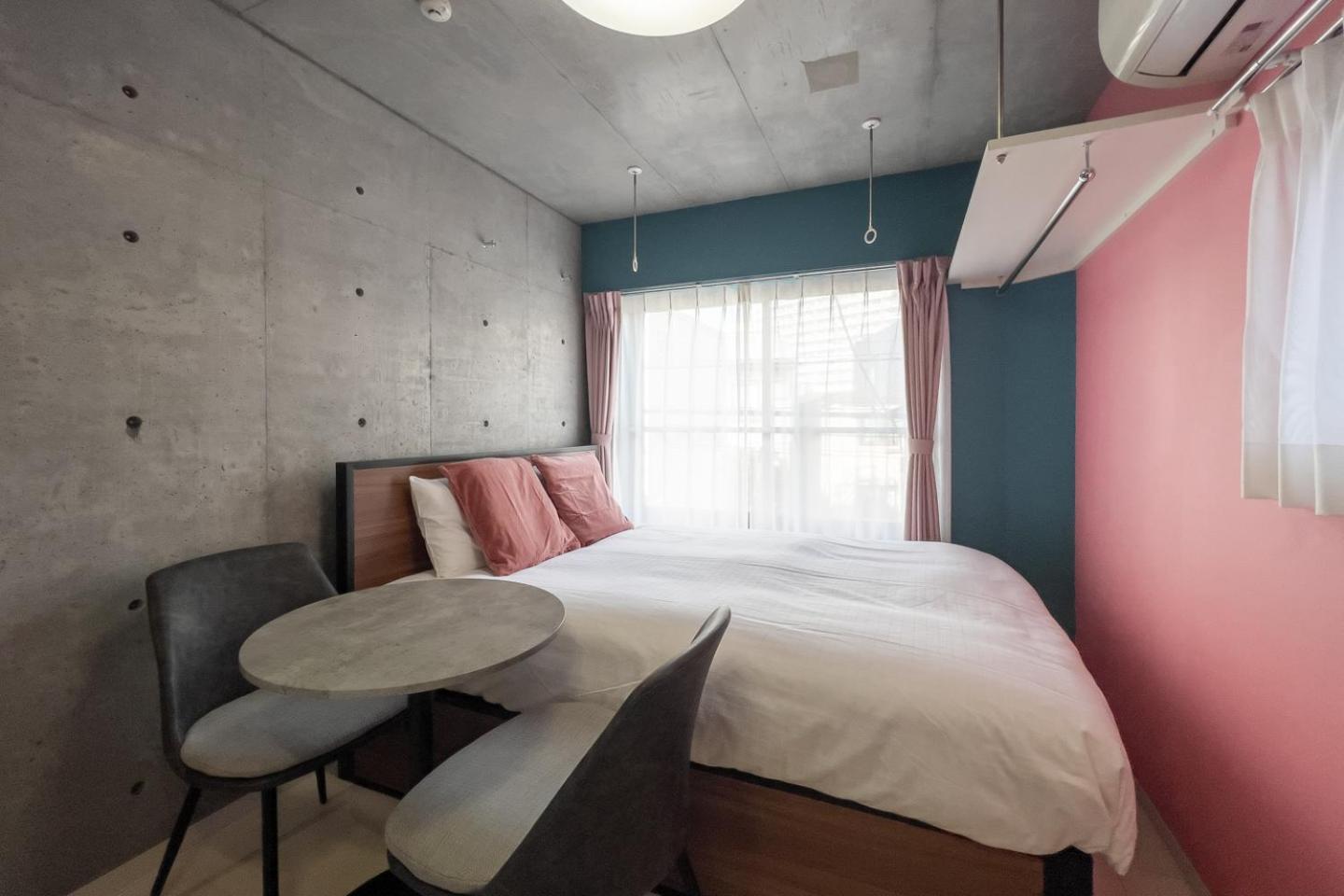 One-Bedroom Apartment photo 2