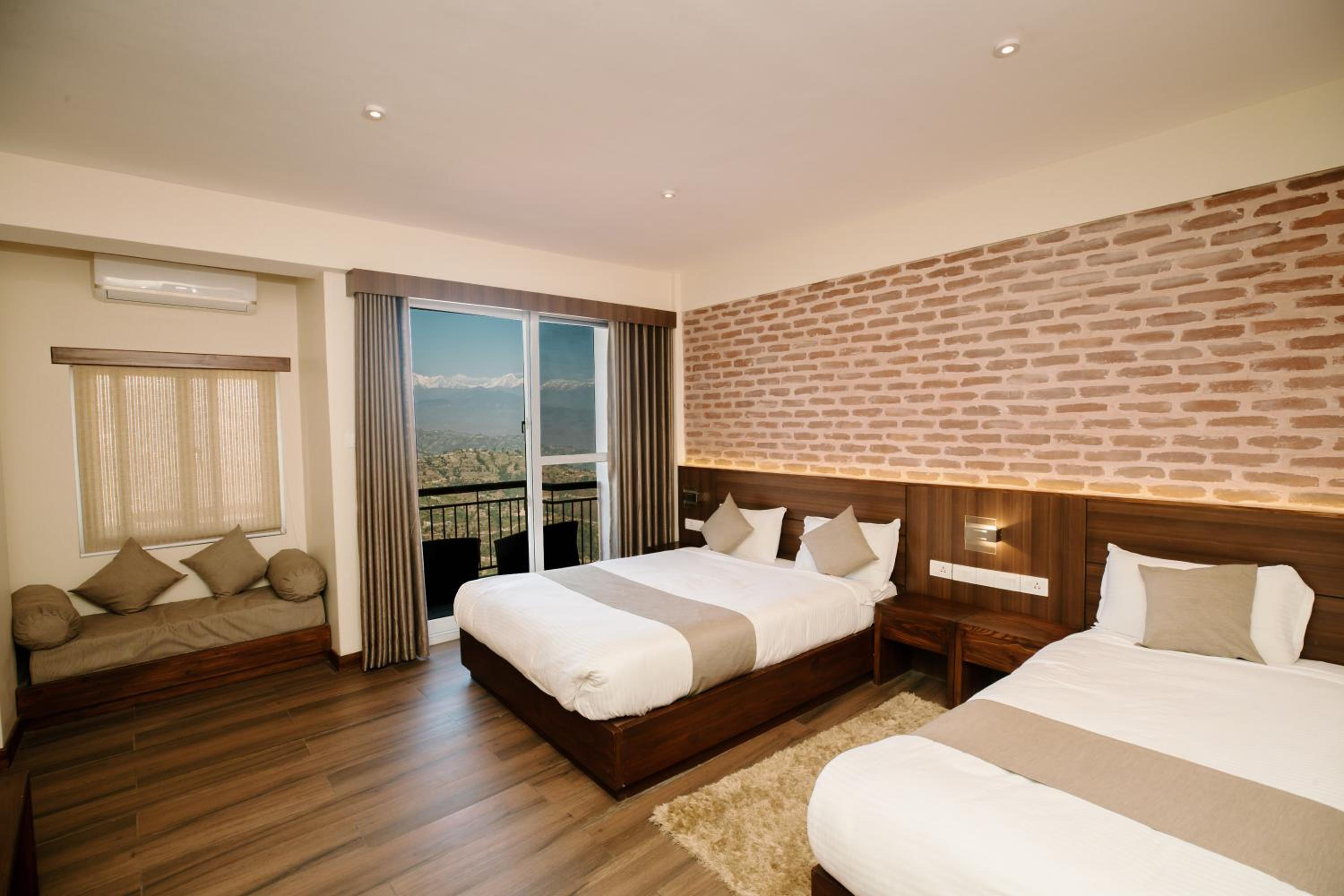 Deluxe Double or Twin Room with Balcony