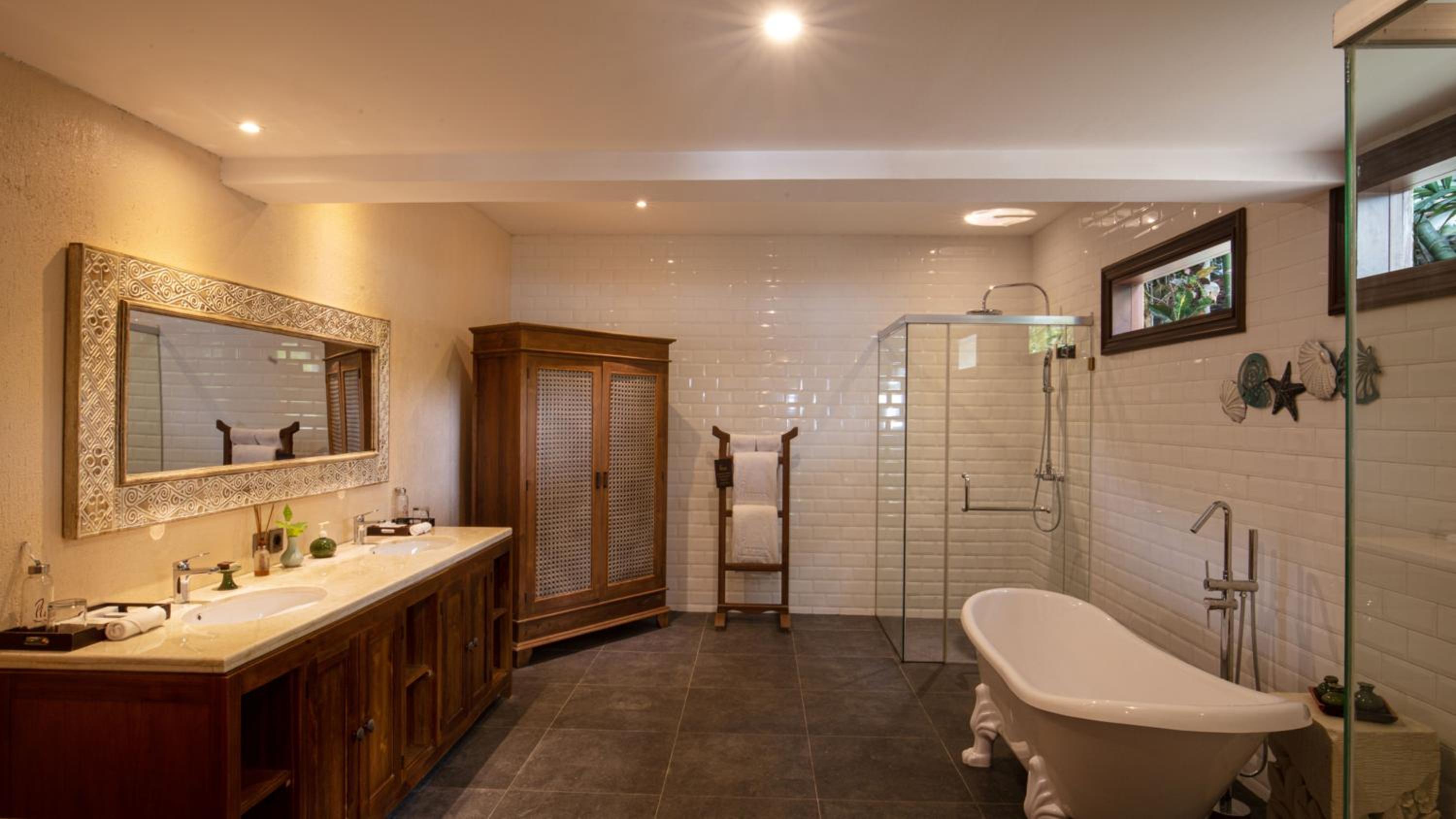  Two Bedroom Limasan Beach Front Residence with Free Exclusive Benefit - Photo 3
