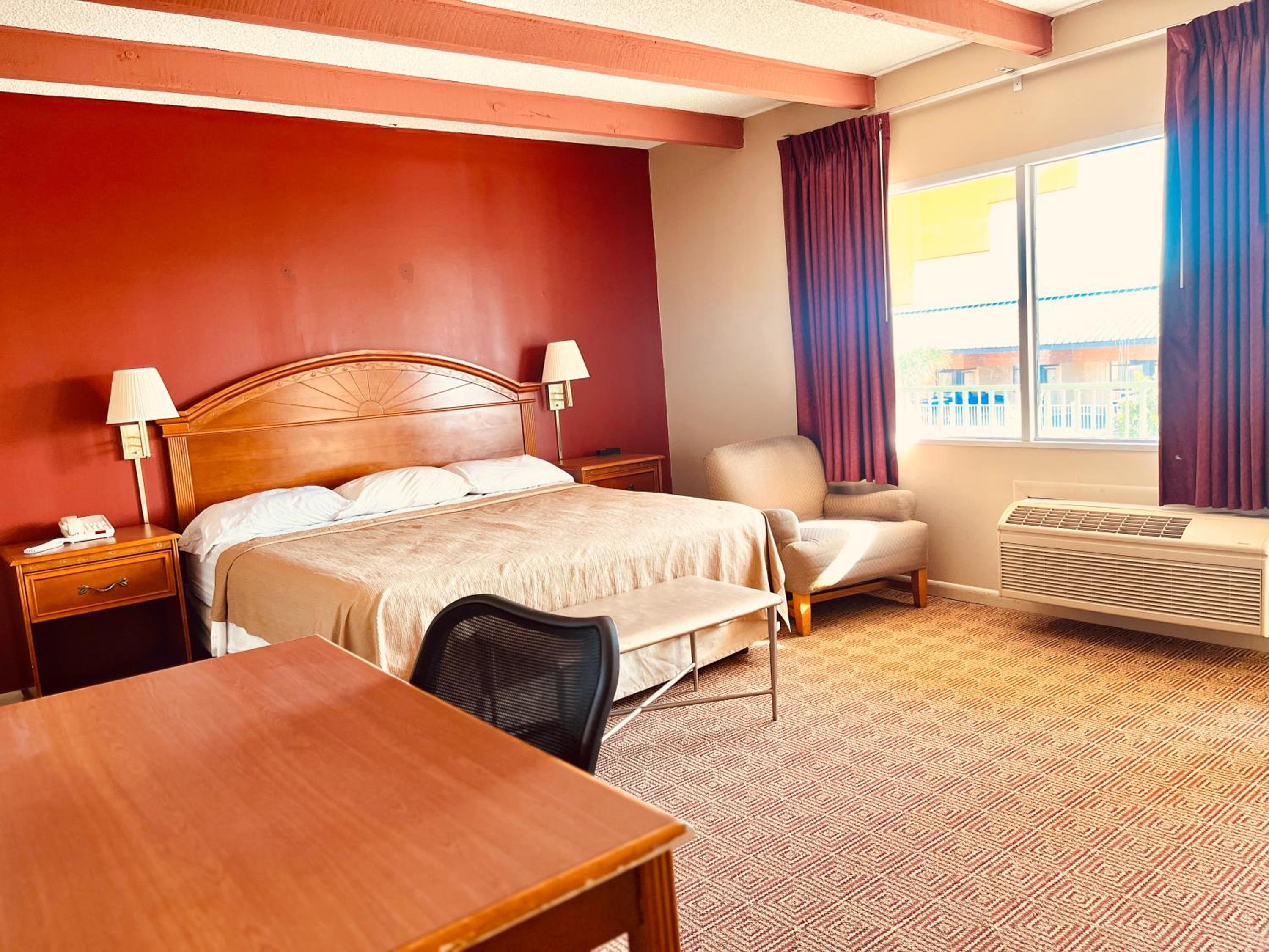 Two Room Suite With Two King Beds - Non Smoking photo 3
