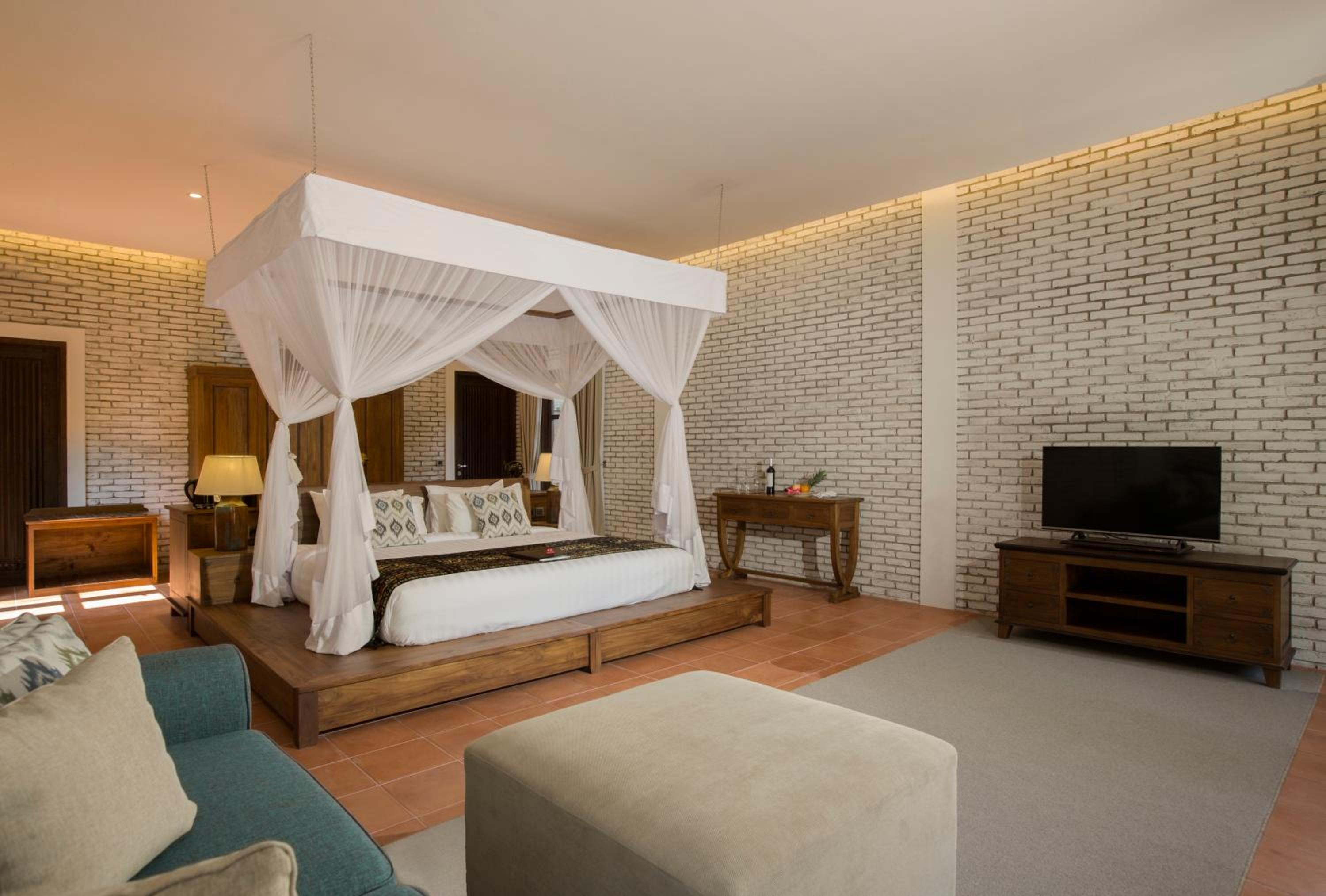 Duplex Pool Residence with Free Exclusive Benefit - Photo 1