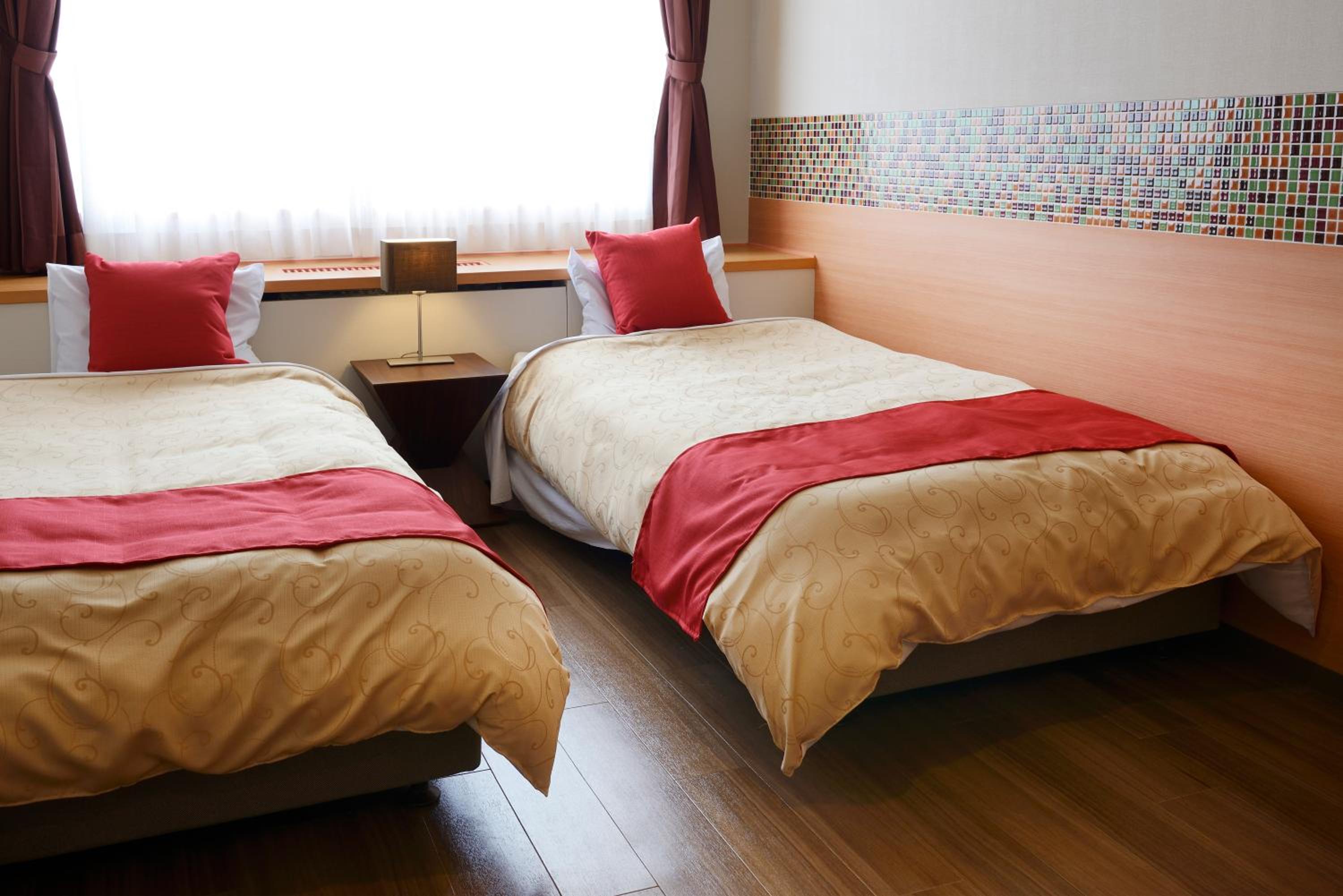 Twin Room - Non Smoking - Photo 1