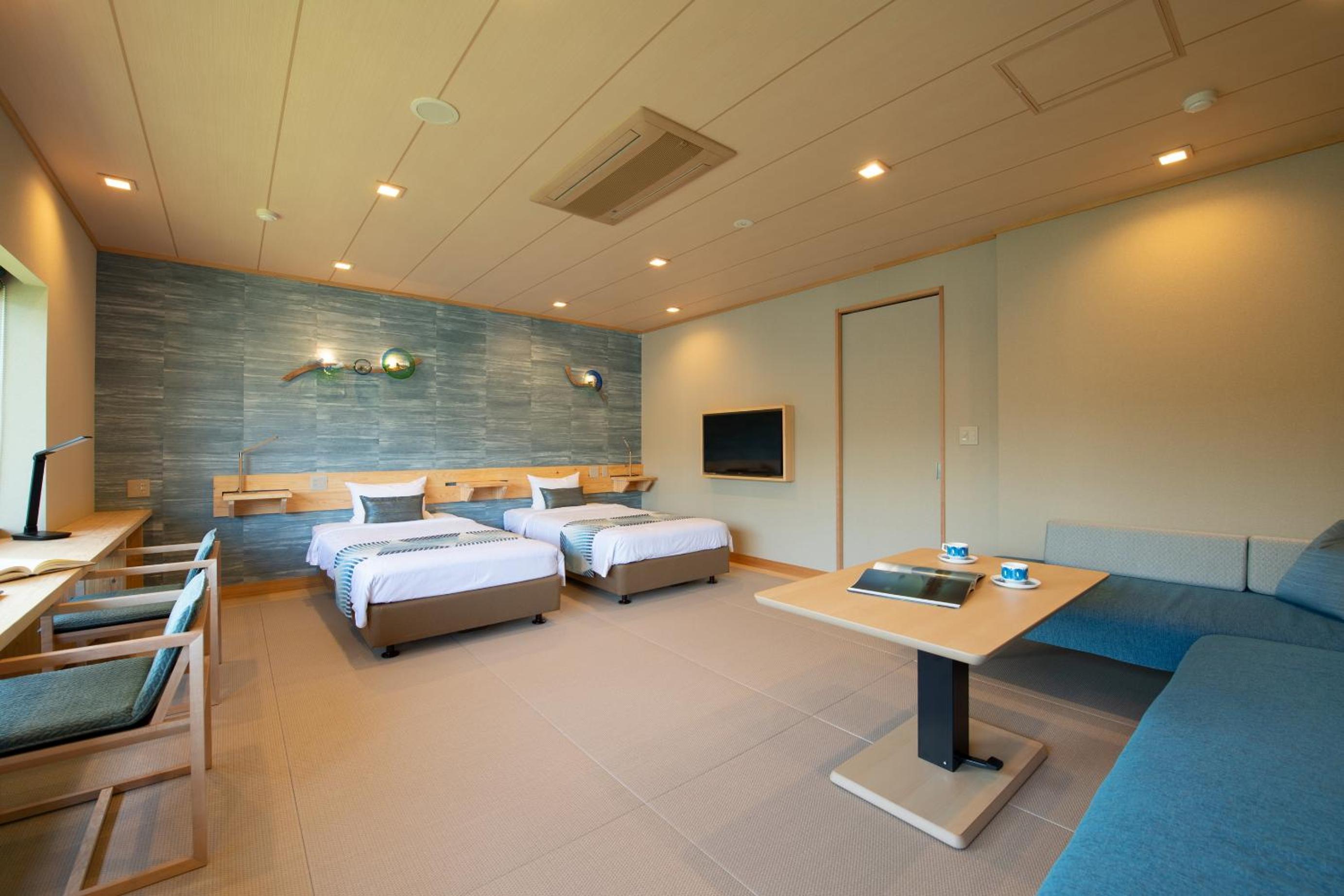 Renewal Twin Room B with Tatami Area and Lake View - Non-Smoking - West Building