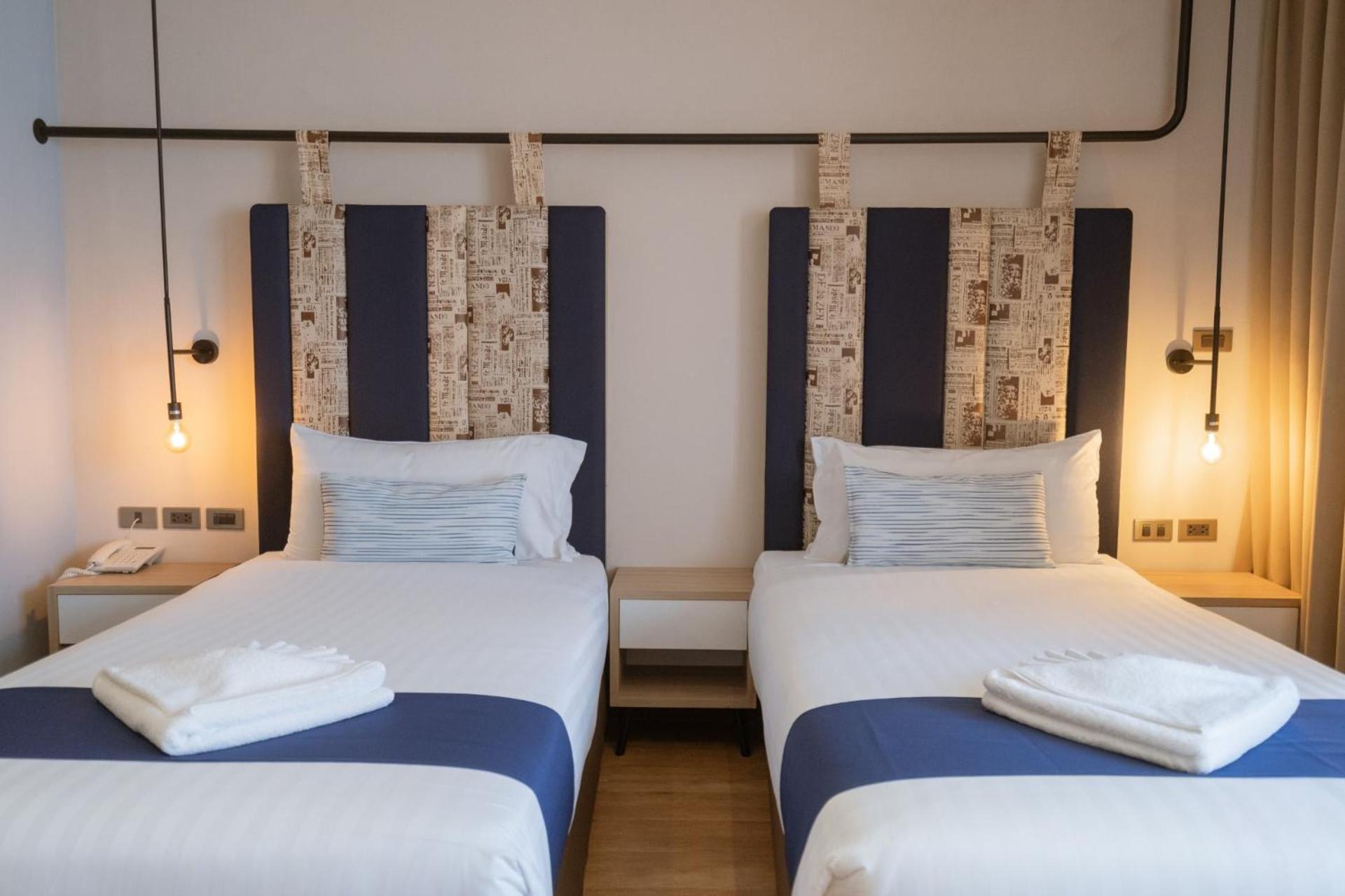 Deluxe Twin Suite Room - Photo 12