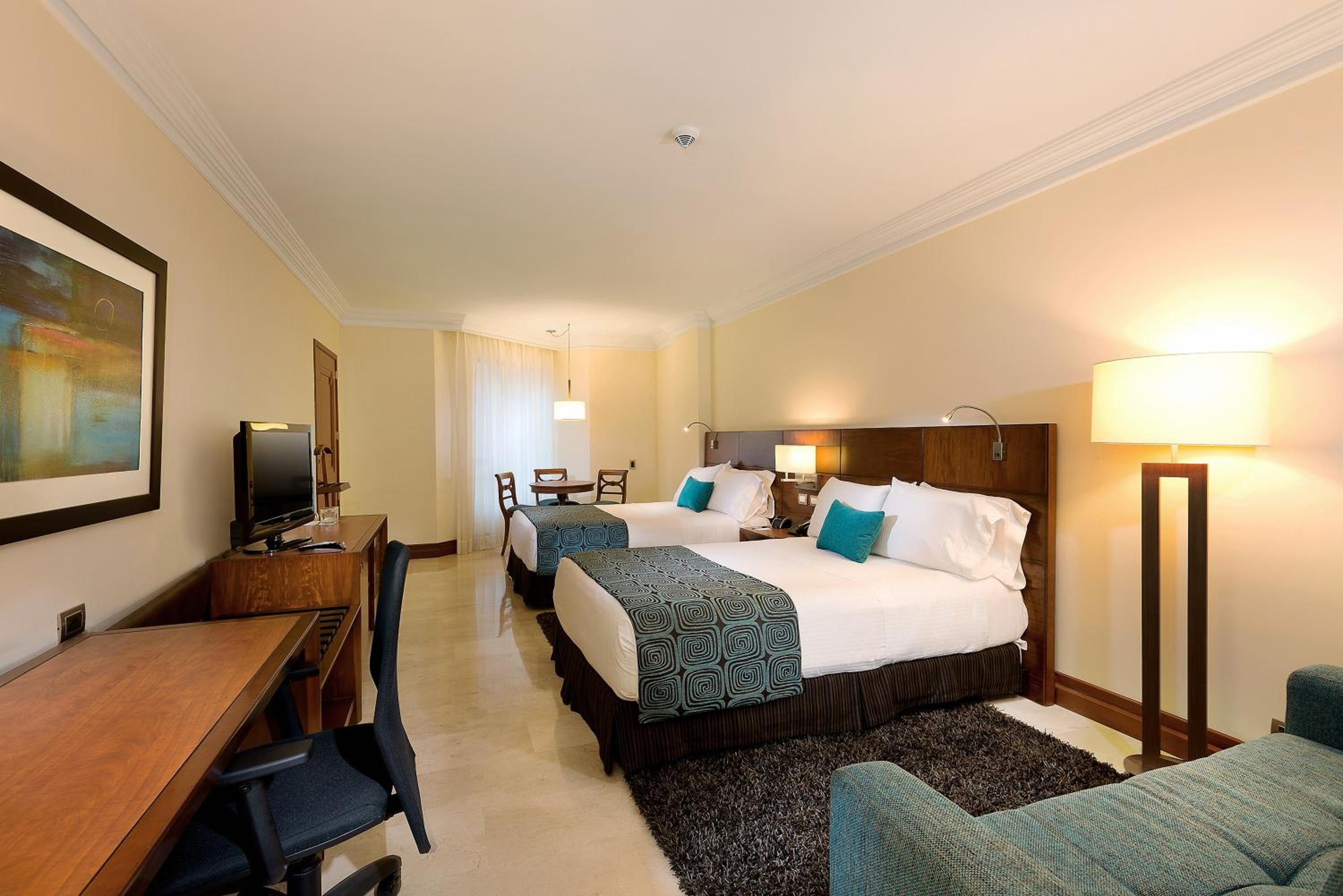 Standard Double Room with Two Double Beds - Photo 6
