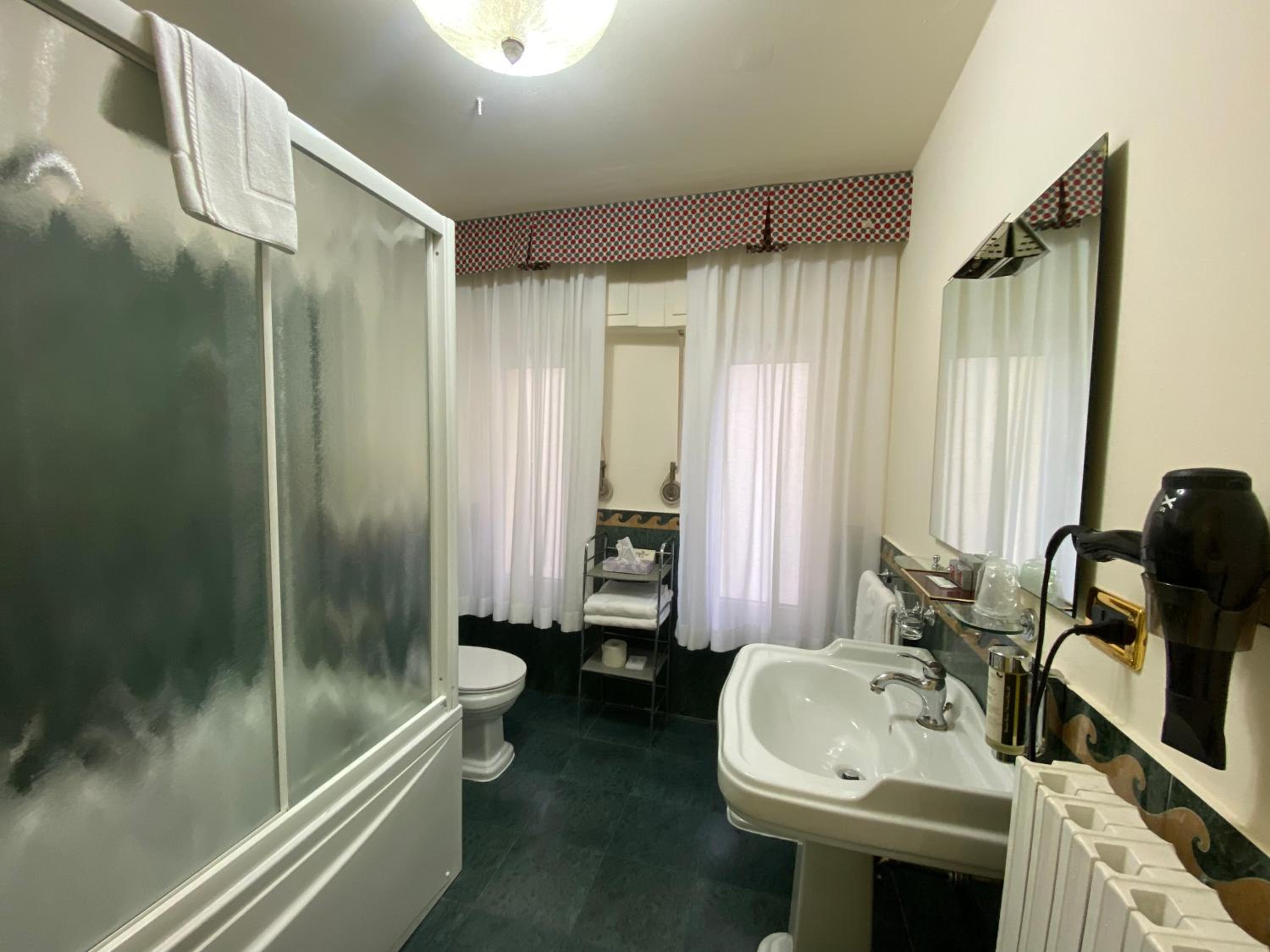 Executive Double Room with Lake View photo 3