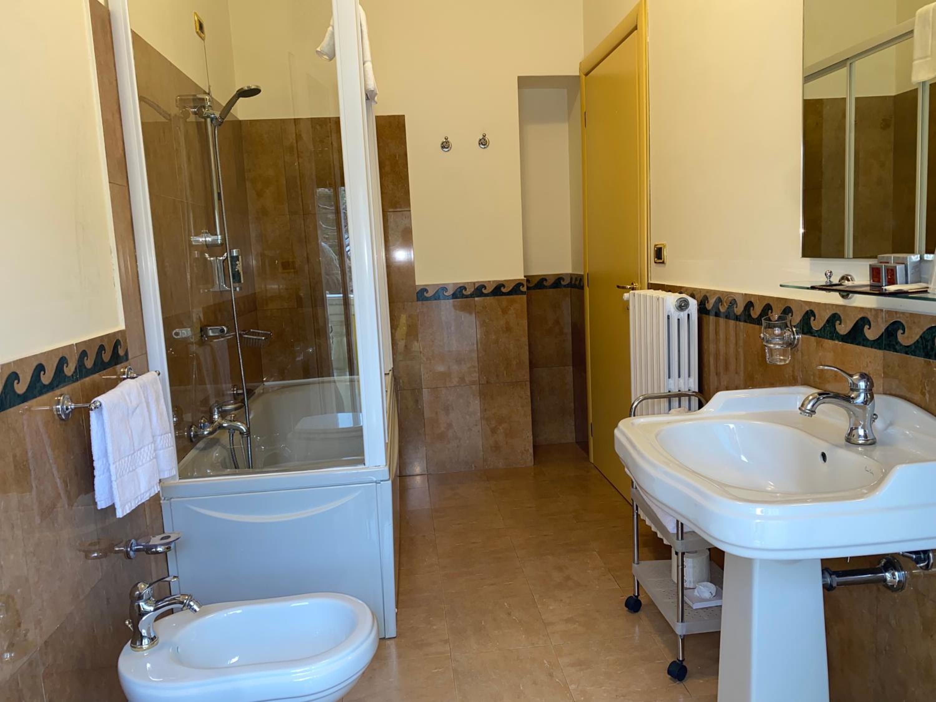 Standard Triple Room photo 2