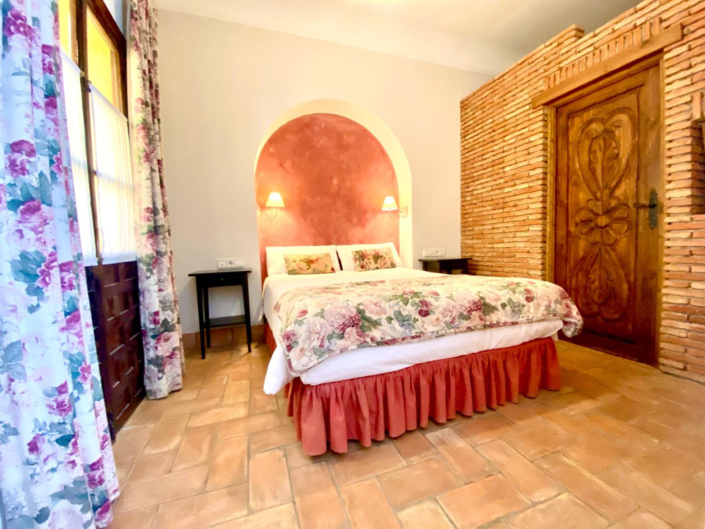 Double Room - Photo 5