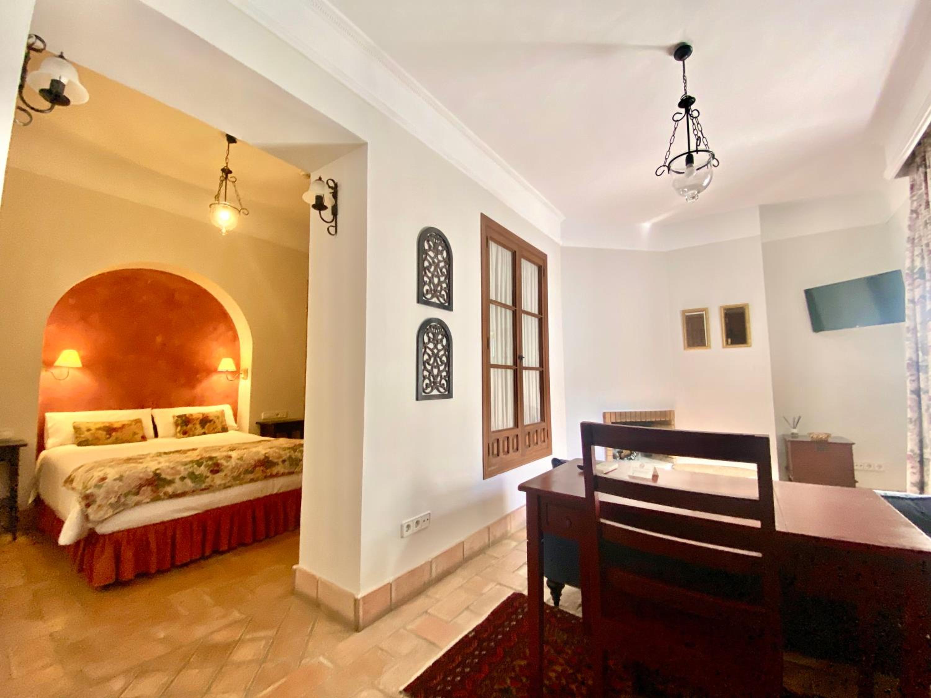 Double Room - Photo 6