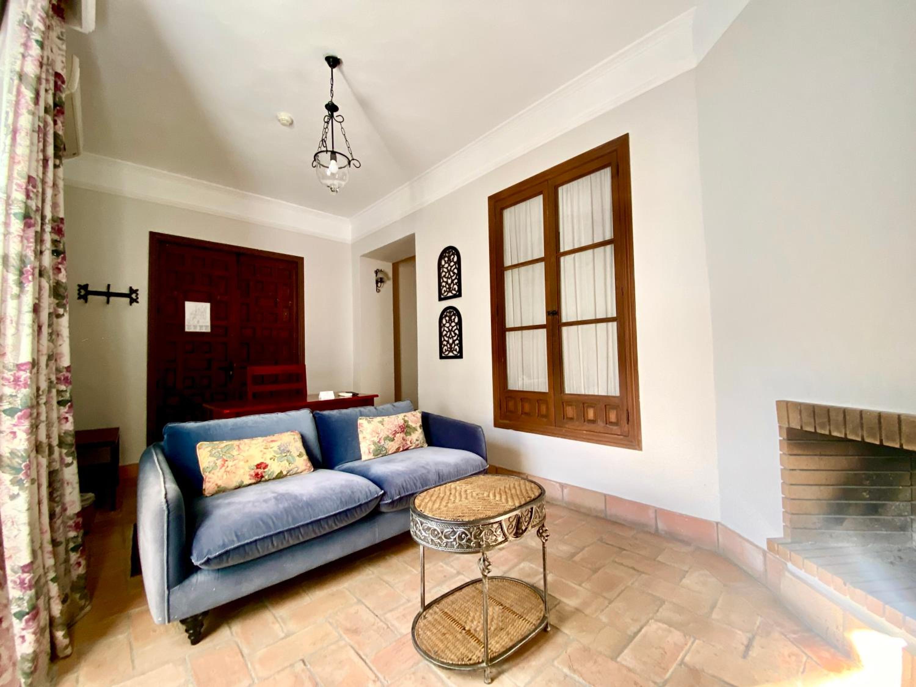 Double Room - Photo 17