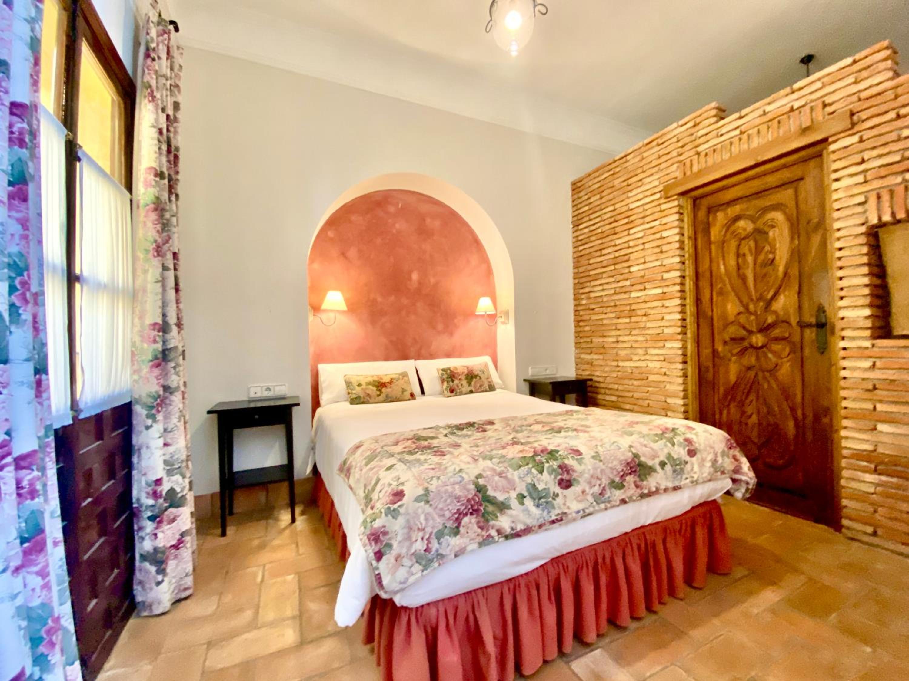 Double Room - Photo 18