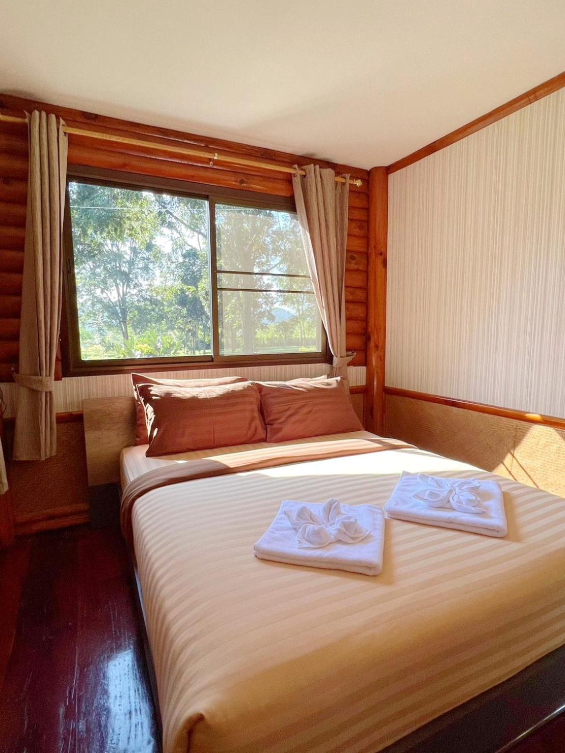 Standard King Room - Photo 6