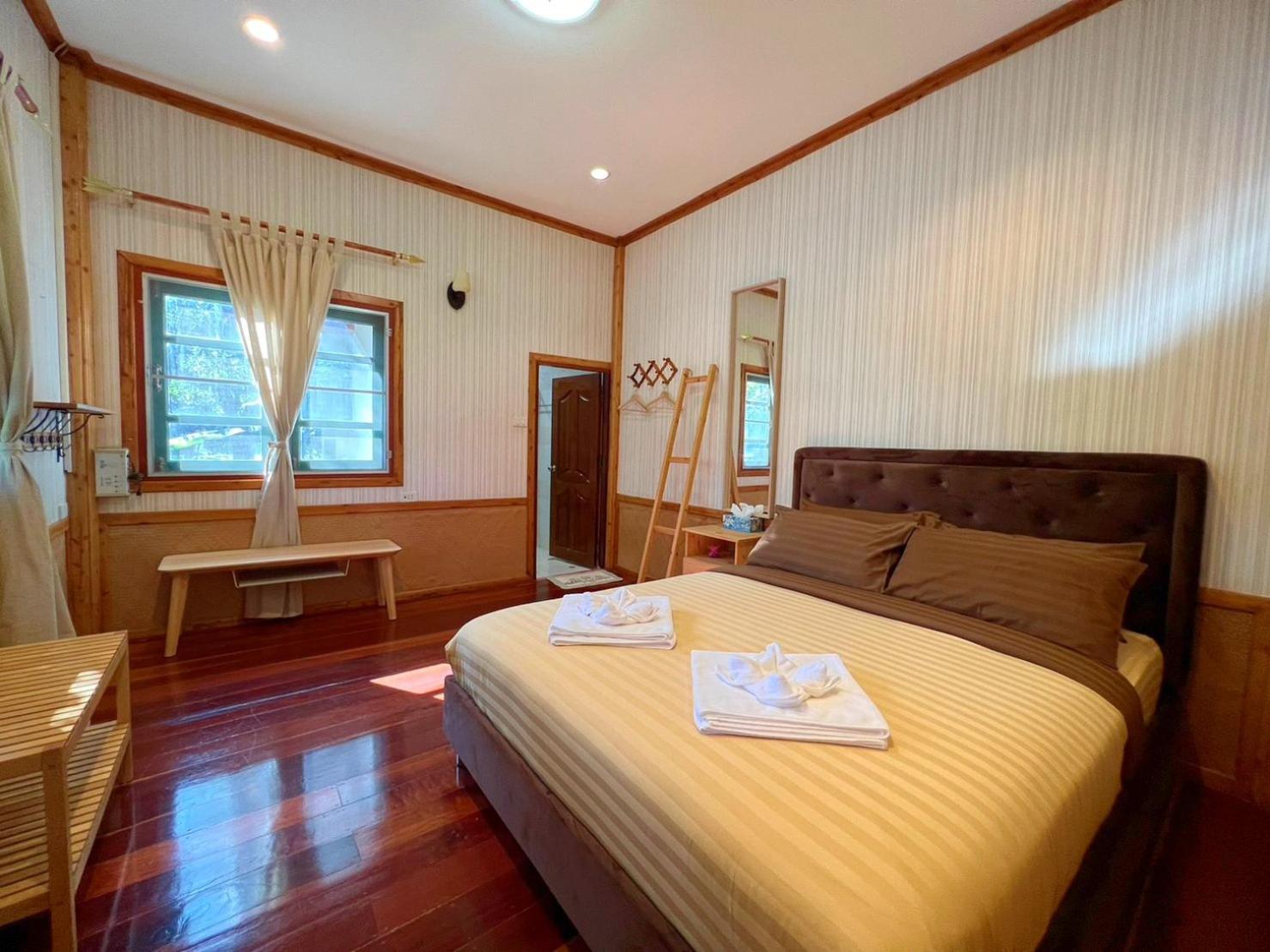 Quadruple Room with Mountain View - Photo 8