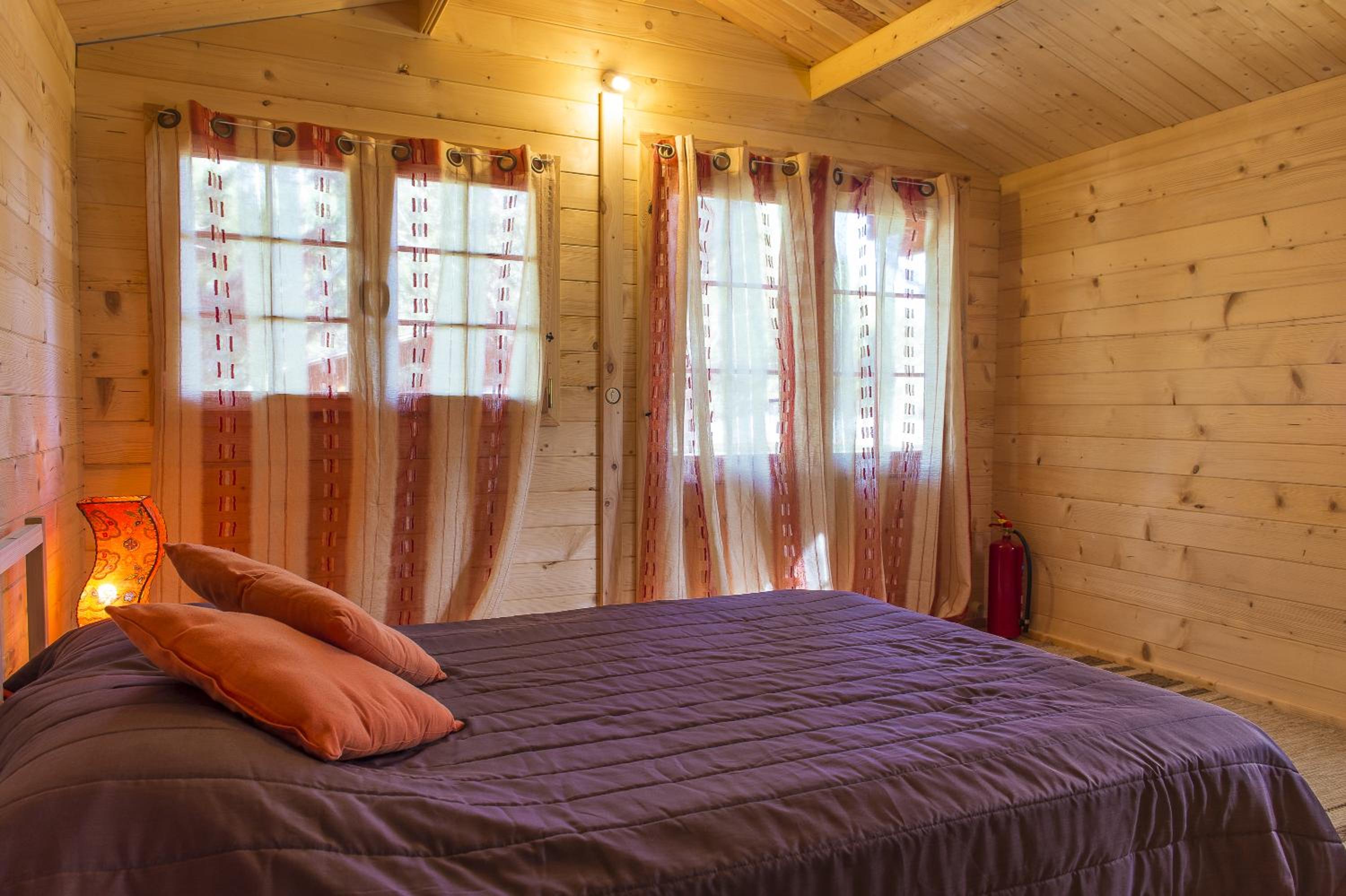 One-Bedroom Bungalow - Photo 11