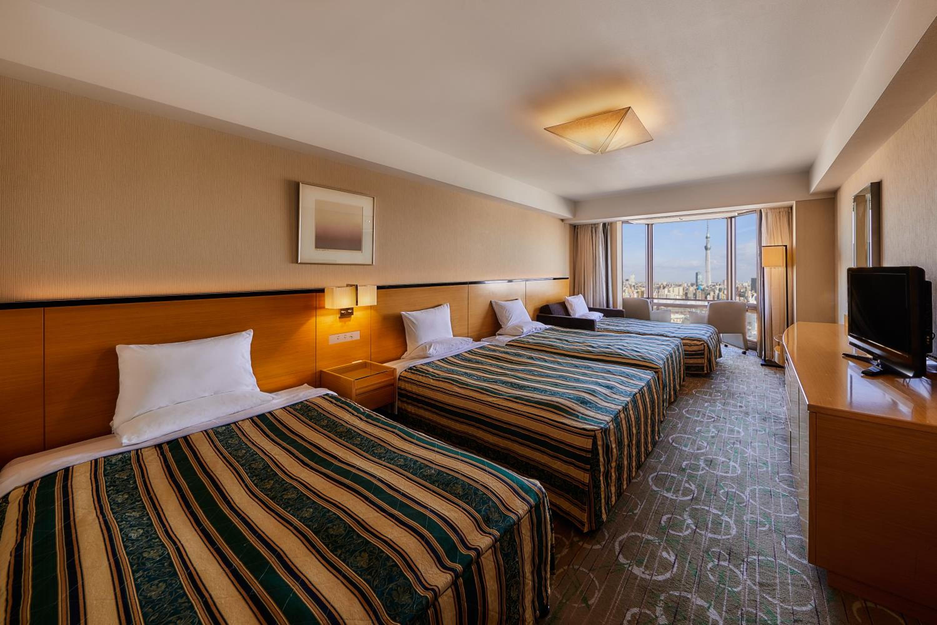 Deluxe Twin Room With Skytree Side With 2 Extra Beds- Smoking (4 Adults)