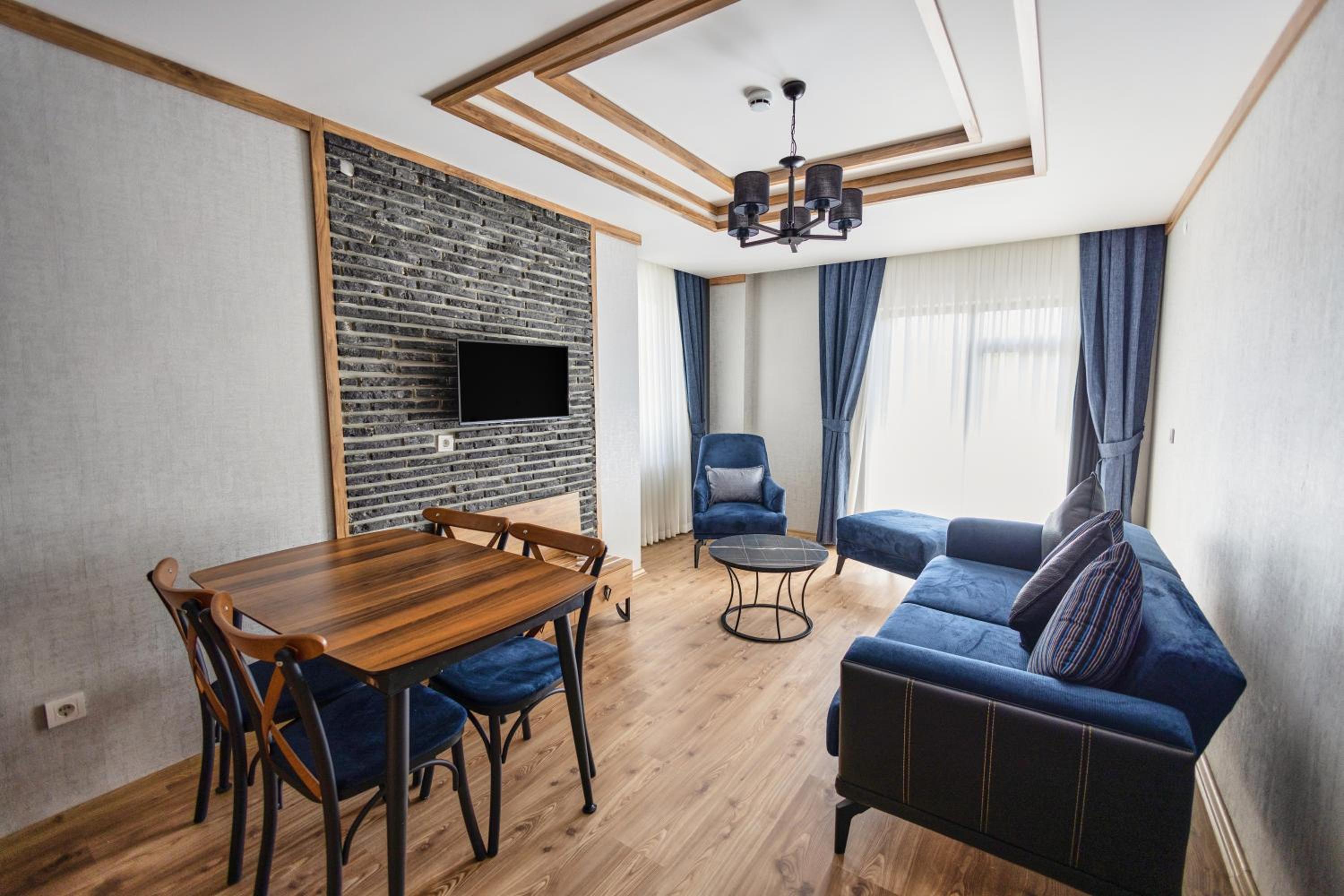 Apartment photo 2