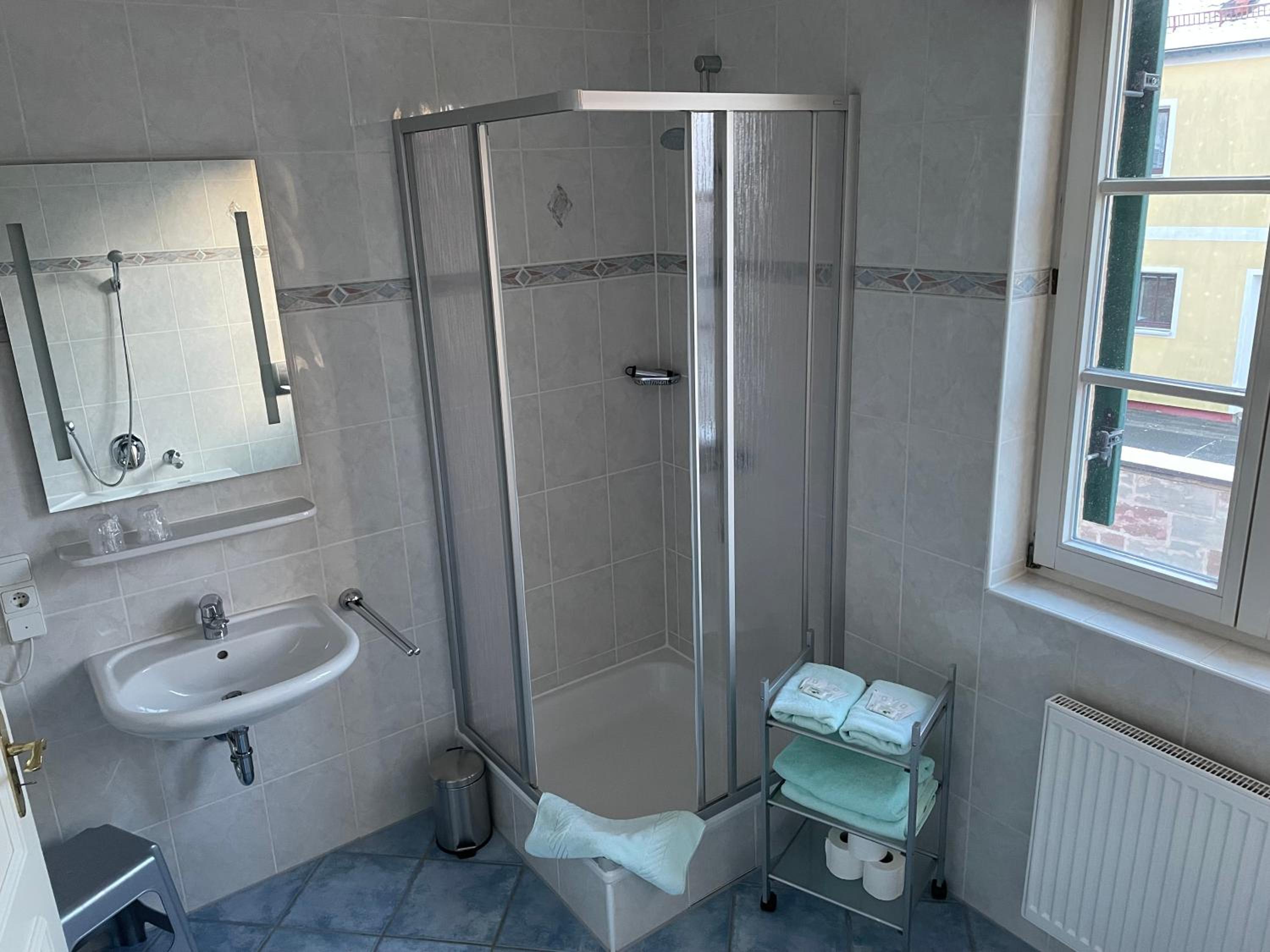 Studio with Spa Bath photo 3