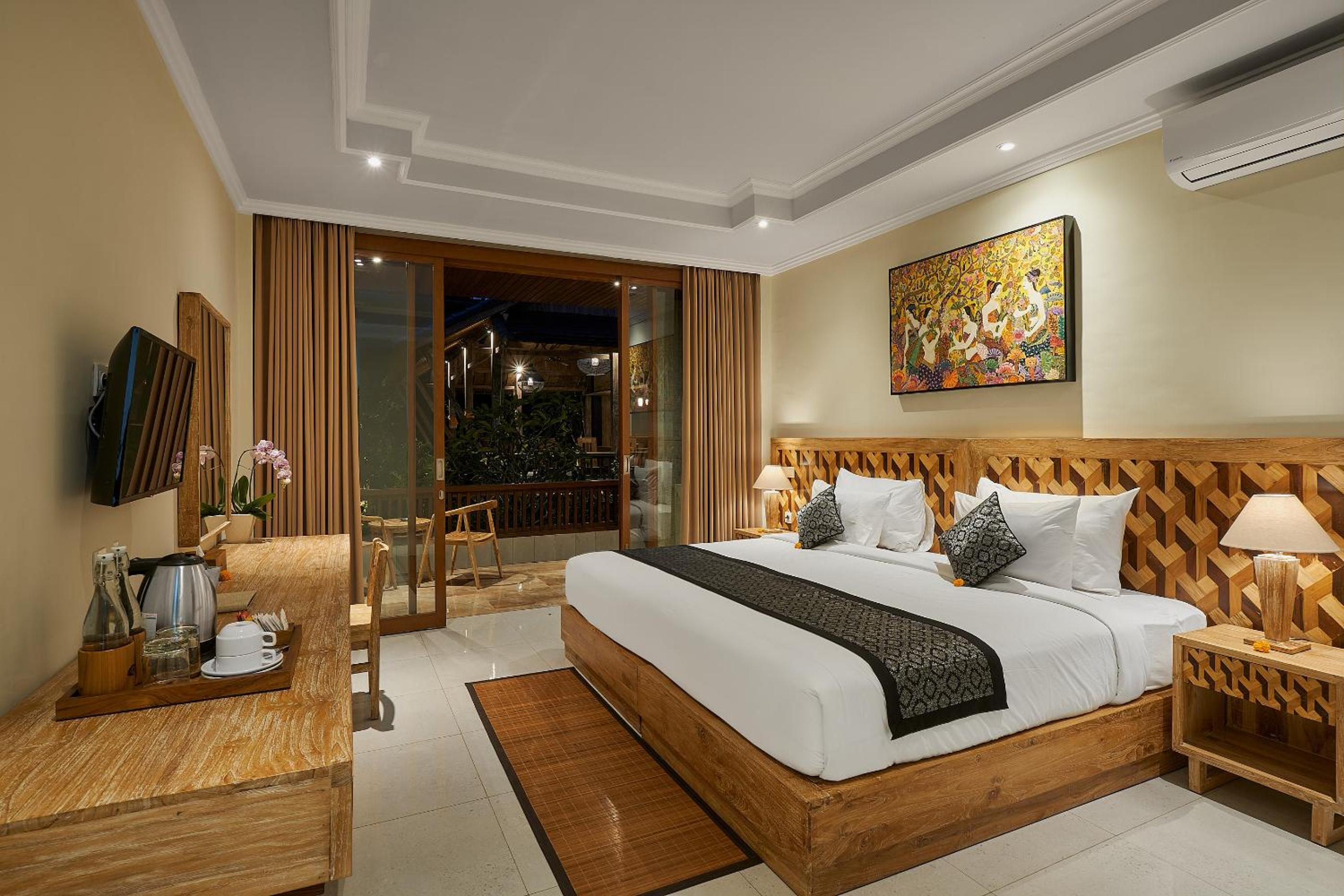 Superior Double or Twin Room with Pool View - Photo 20