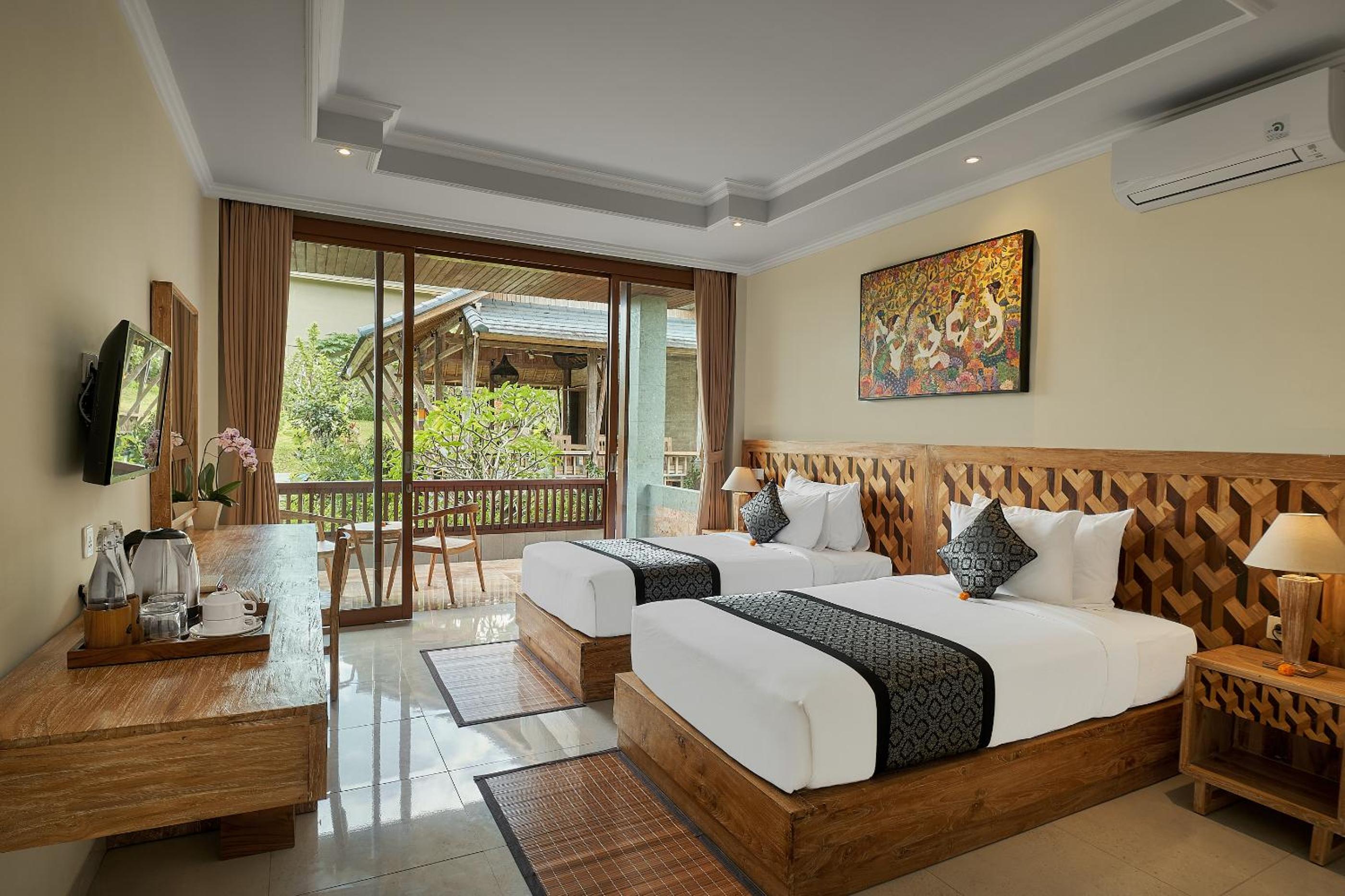 Superior Double or Twin Room with Pool View - Photo 44