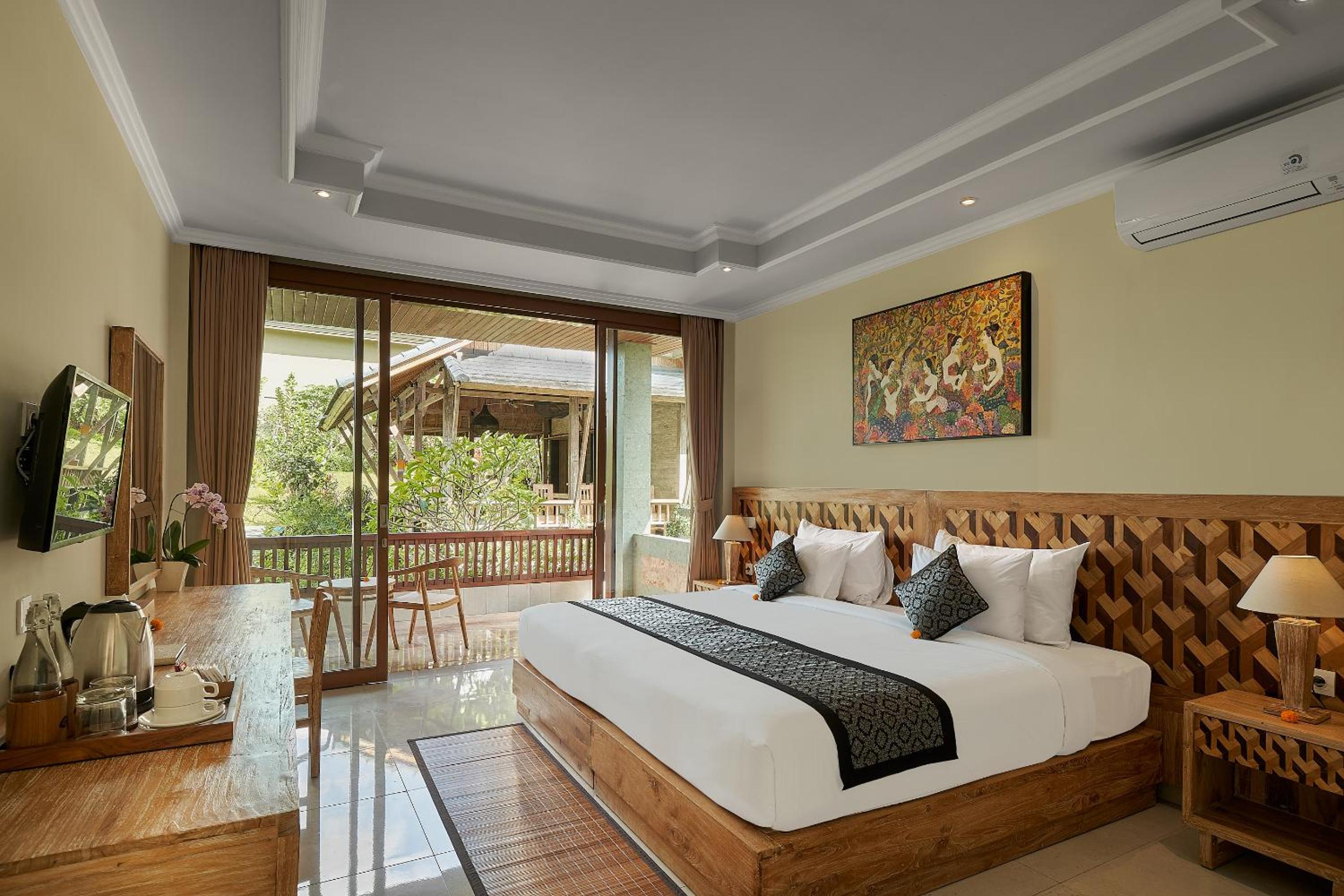 Superior Double or Twin Room with Pool View - Photo 15