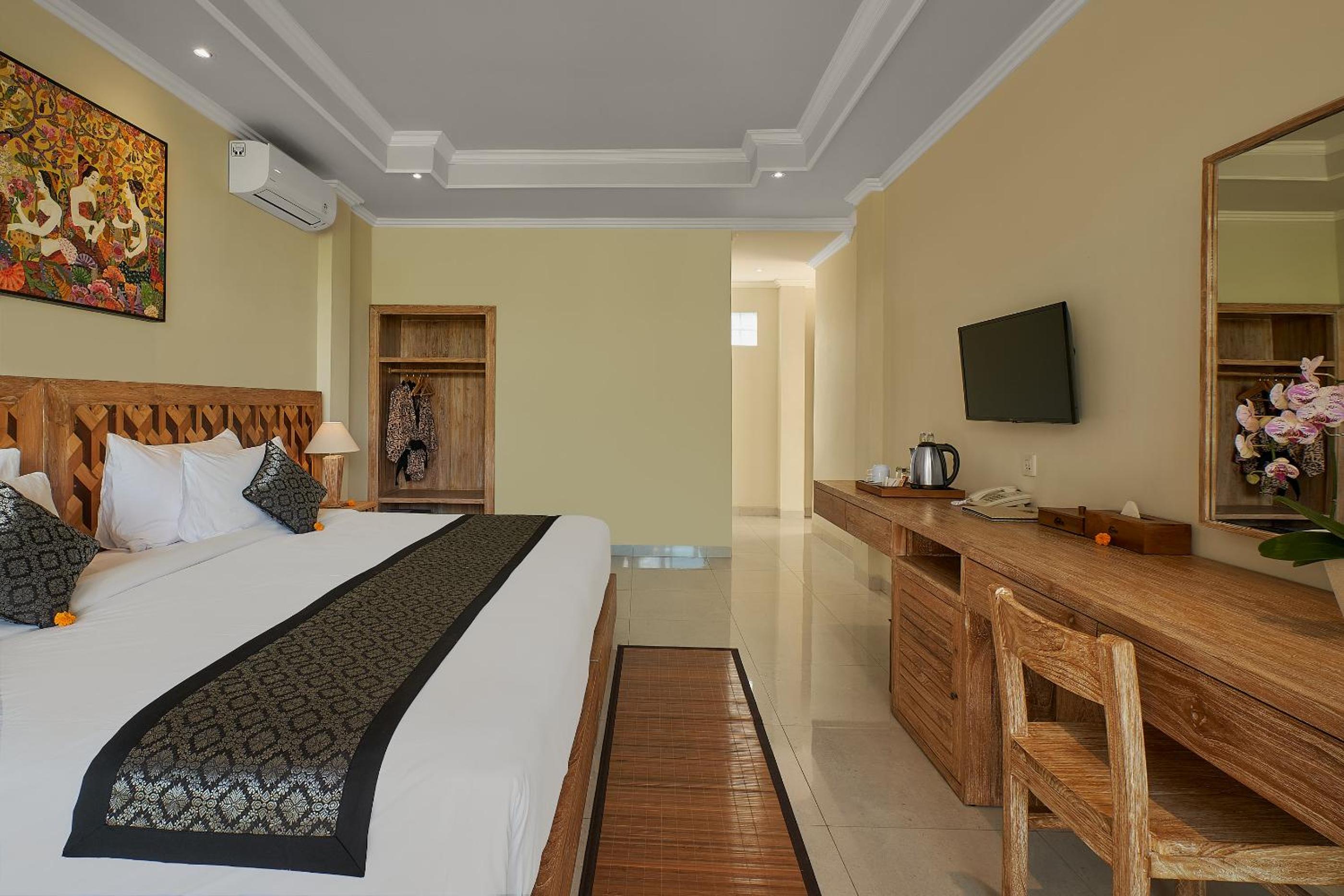 Superior Double or Twin Room with Pool View - Photo 43