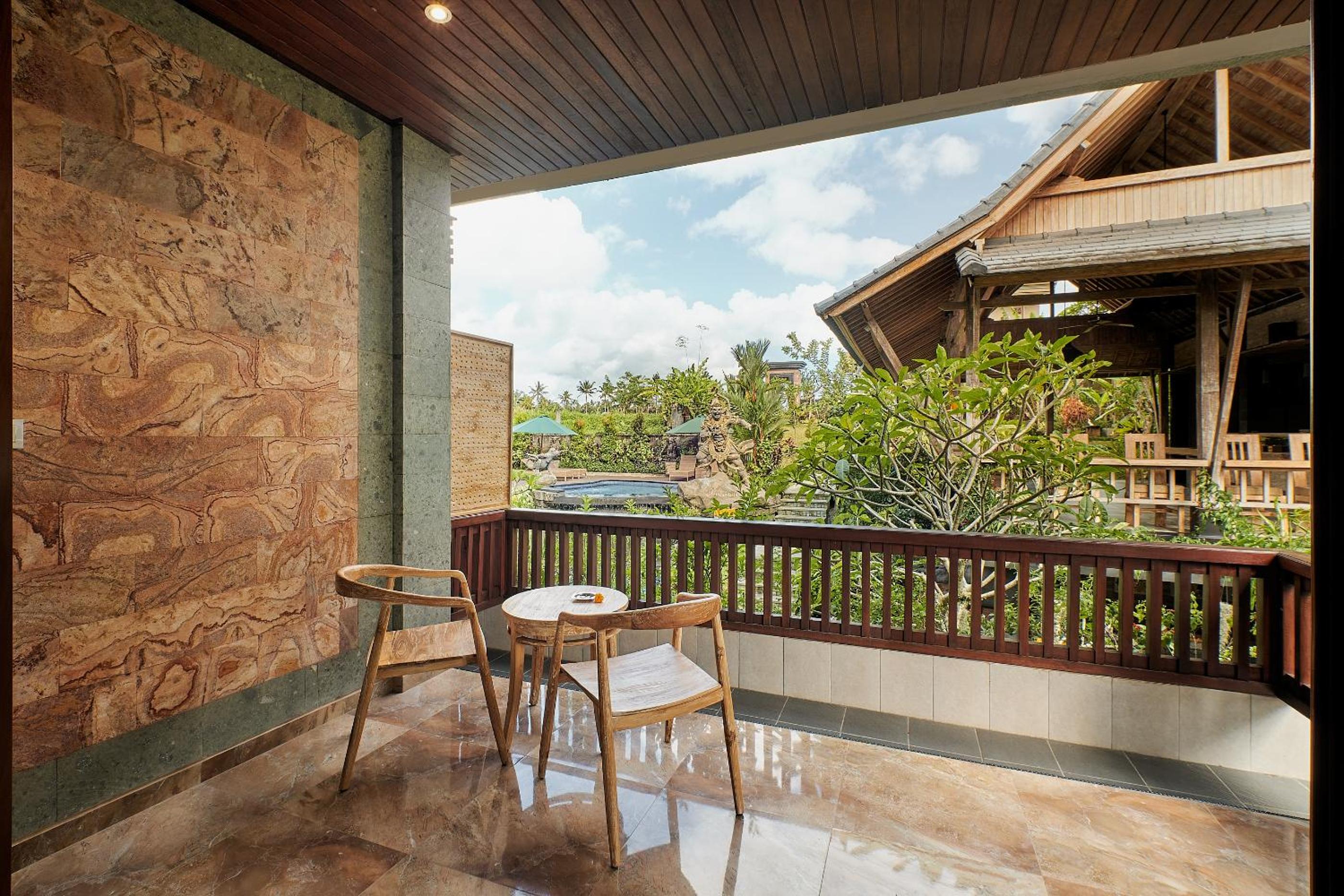 Superior Double or Twin Room with Pool View - Photo 14