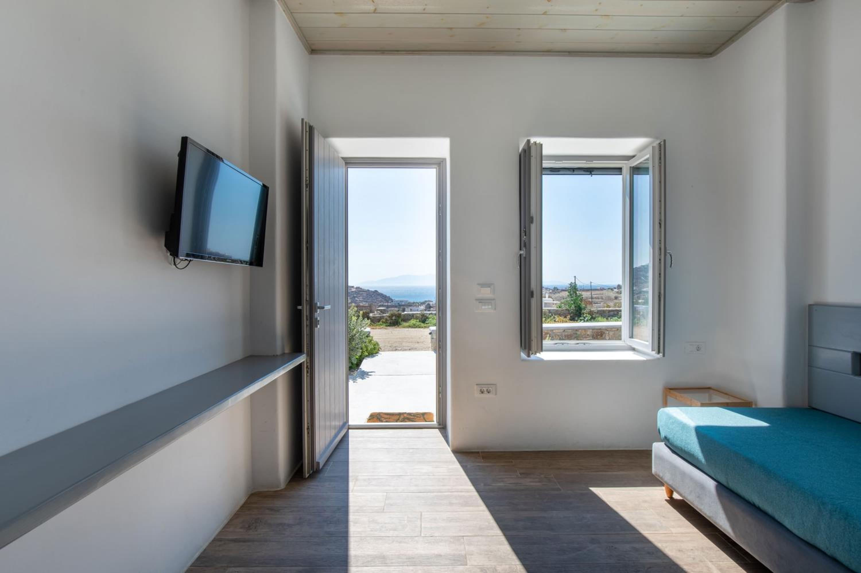 One-Bedroom Apartment with Sea View