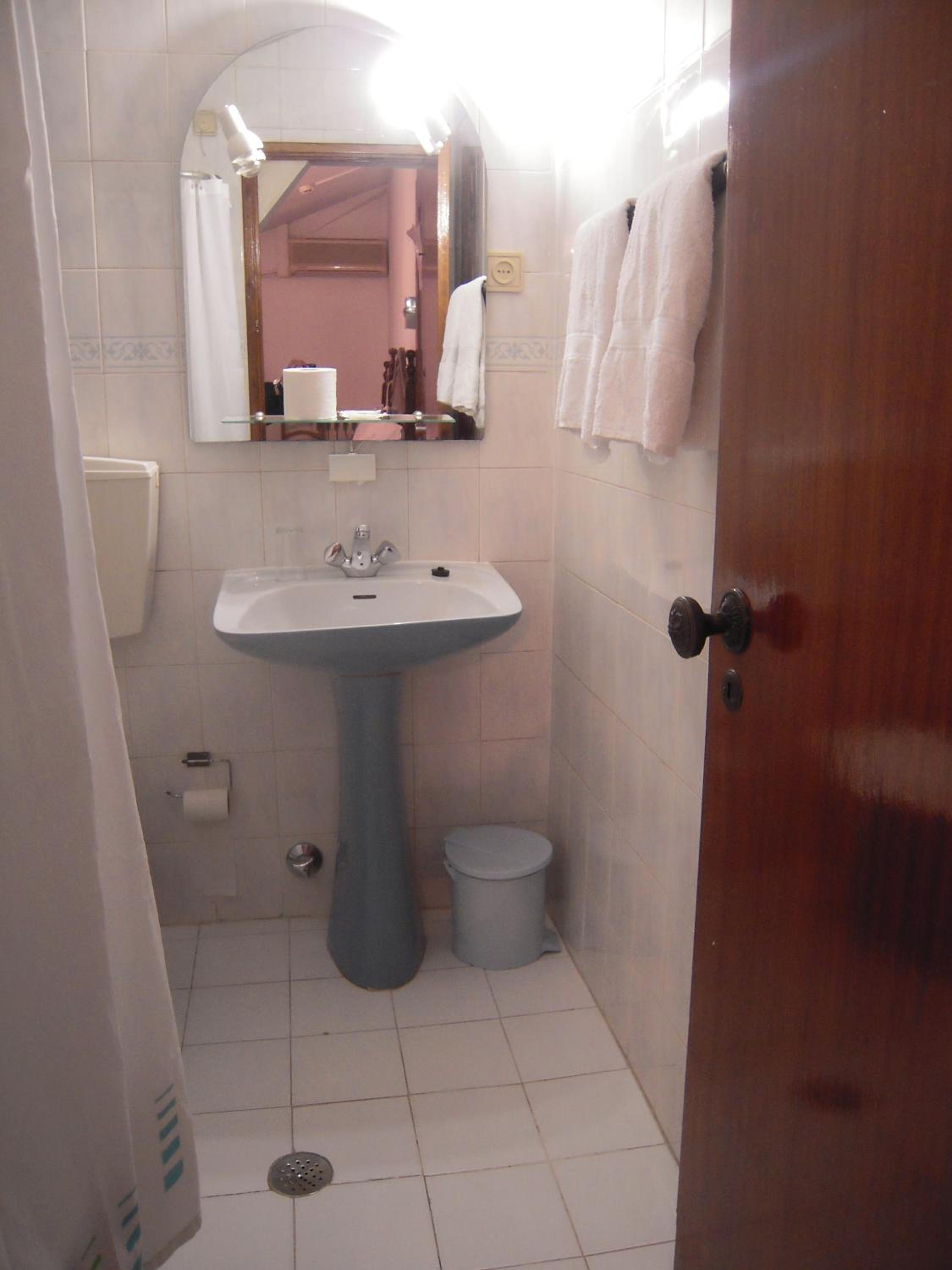 Double Room with Individual Extra Bed - Photo 16