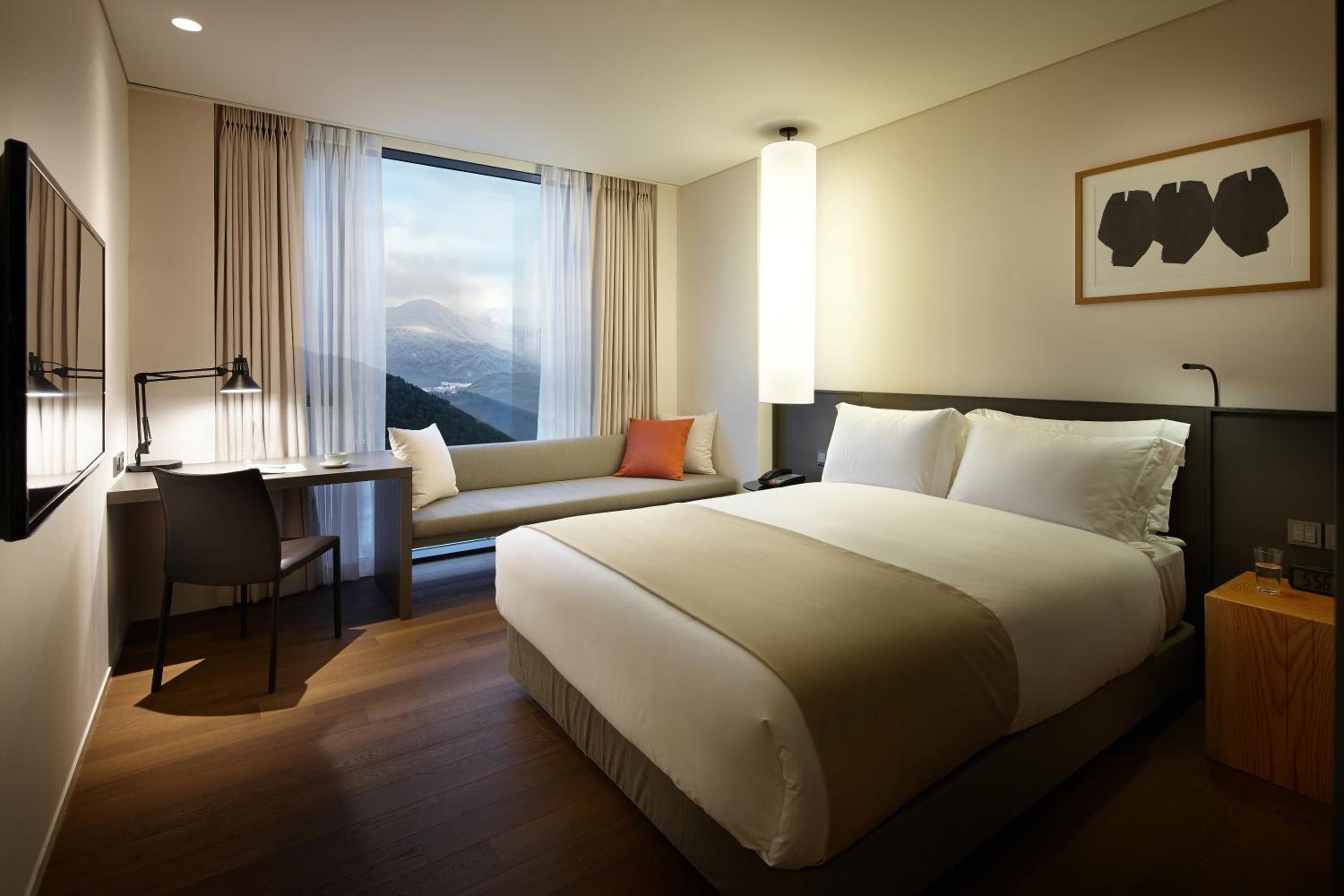 [Own Your Shilla Stay, Relax and Unwind] Standard Double Room + 1 Raffle ticket photo 2