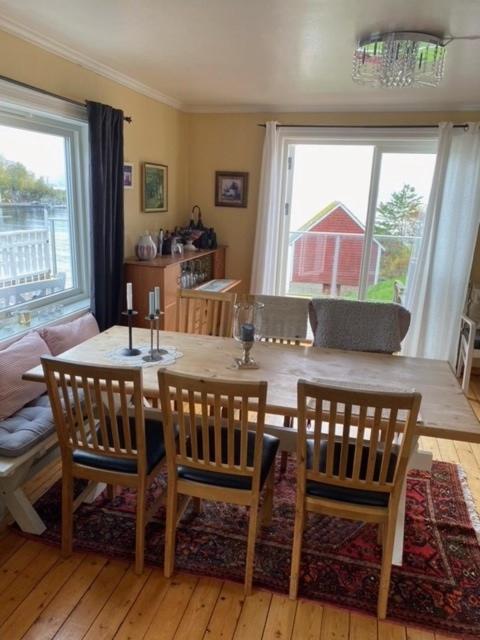 Three-Bedroom House photo 2