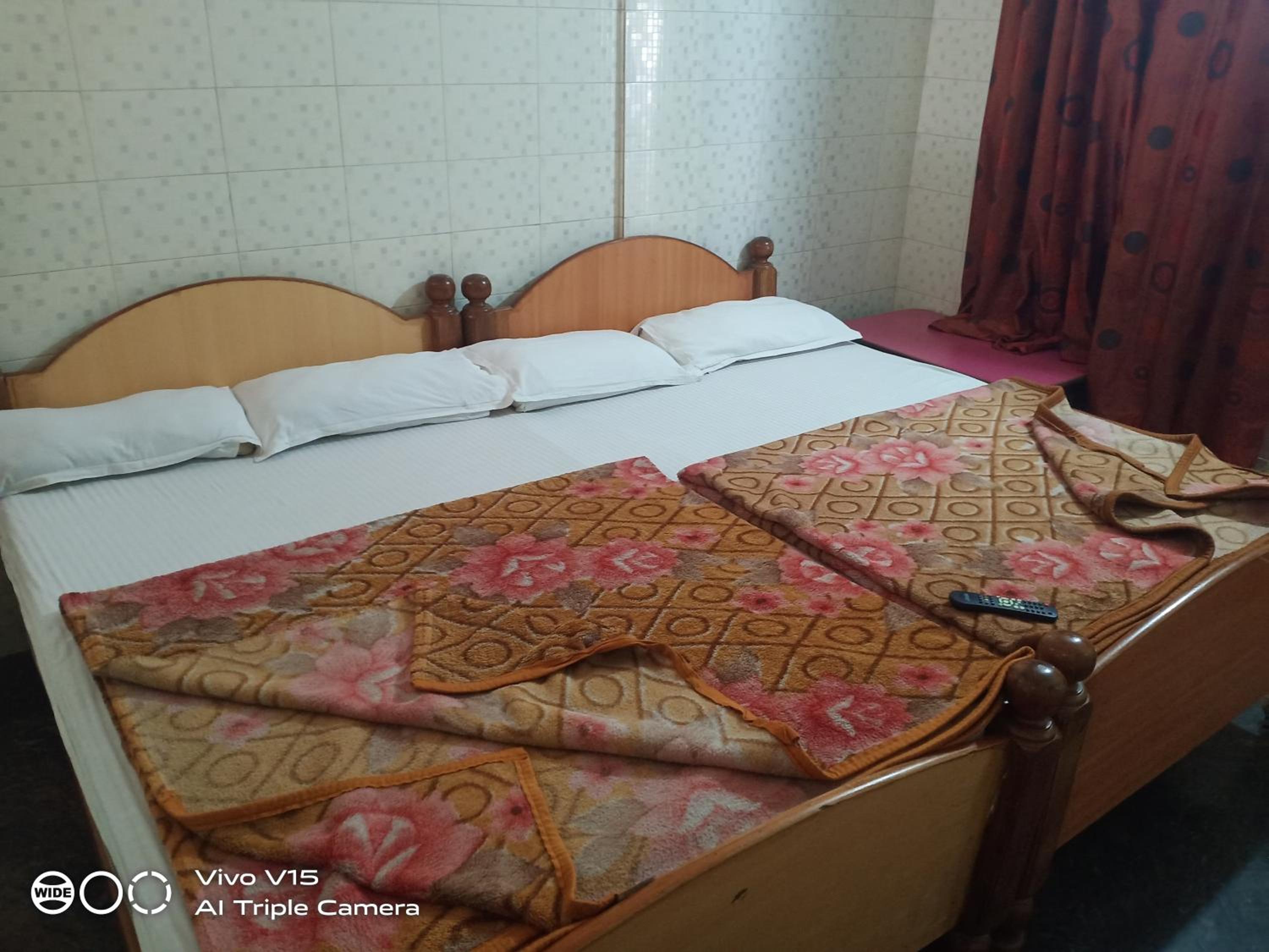 Deluxe Double Room with Bath photo 3