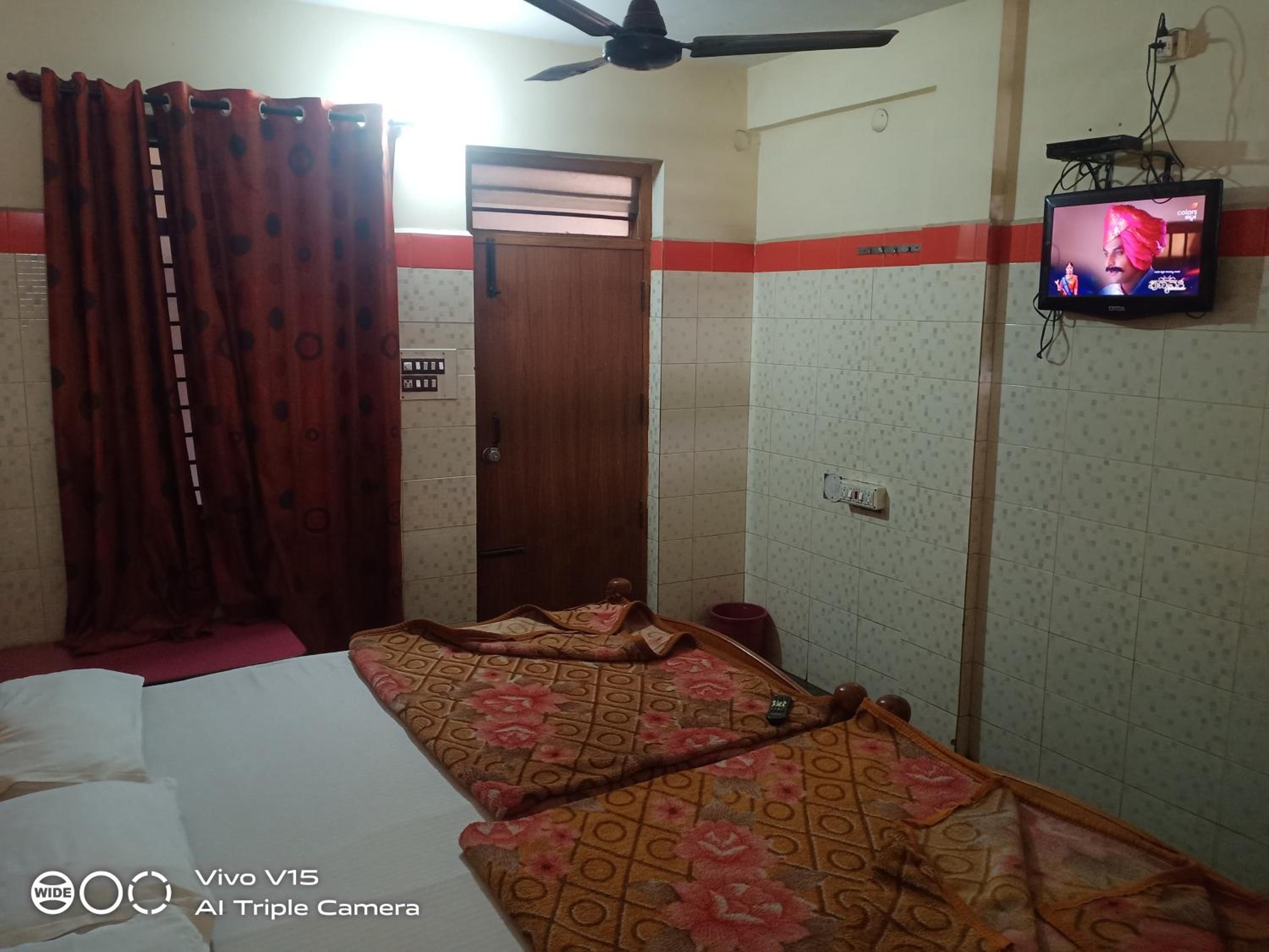 Deluxe Double Room with Bath photo 2
