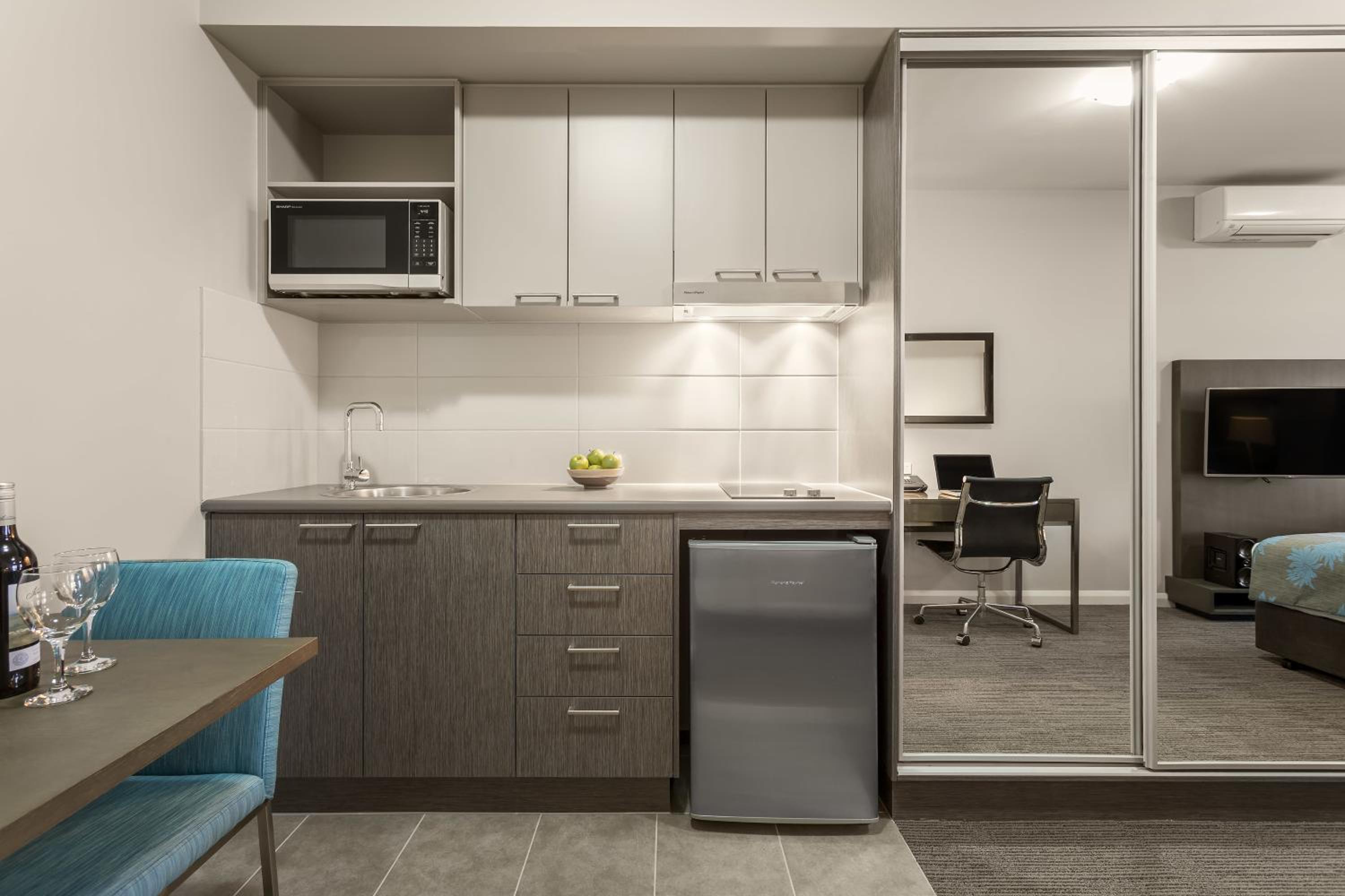Two-Bedroom Deluxe Apartment with Balcony photo 1