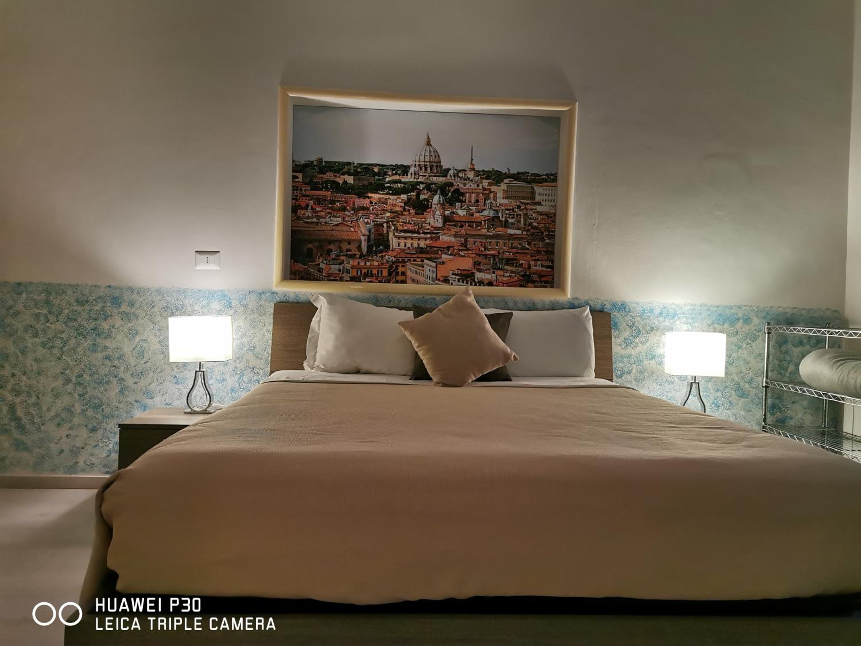 Quadruple Room with Private Bathroom photo 3