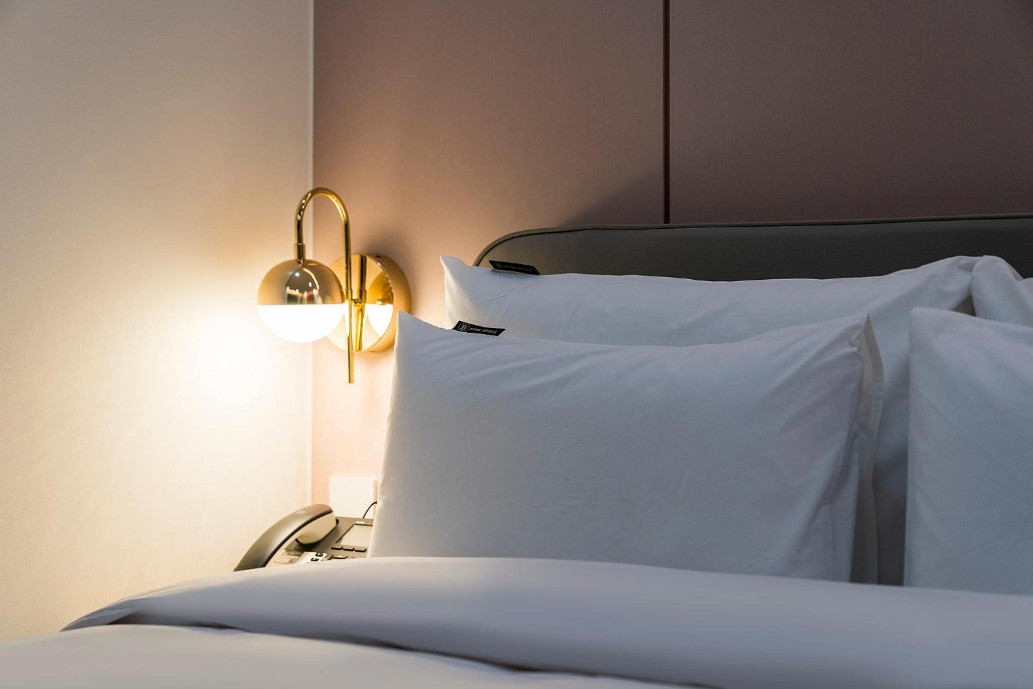Business Double Room - Photo 8