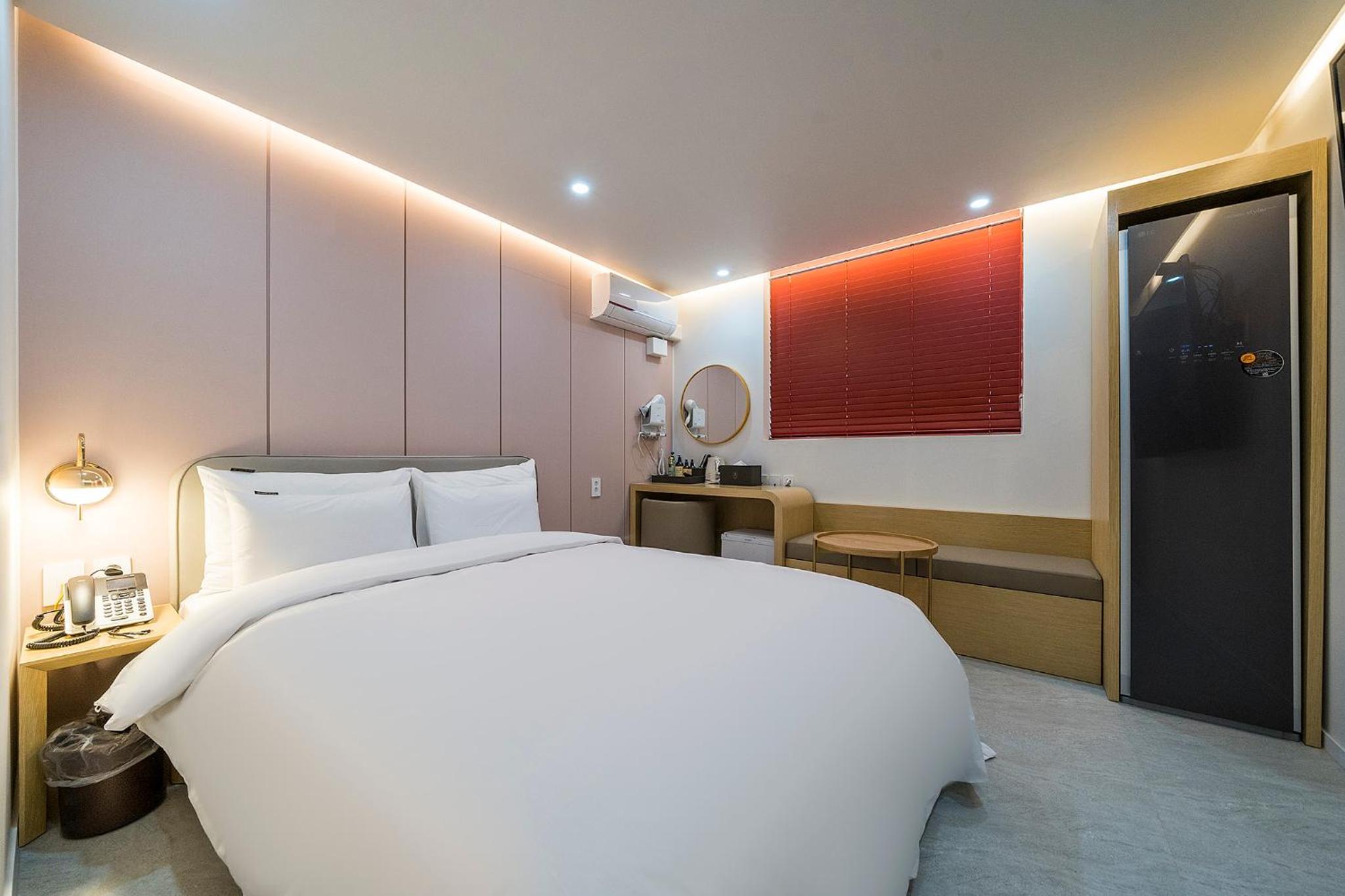 Business Double Room - Photo 9