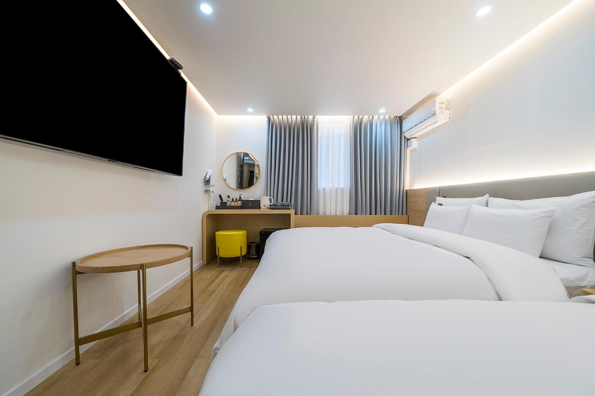 Deluxe Twin Room - Photo 7