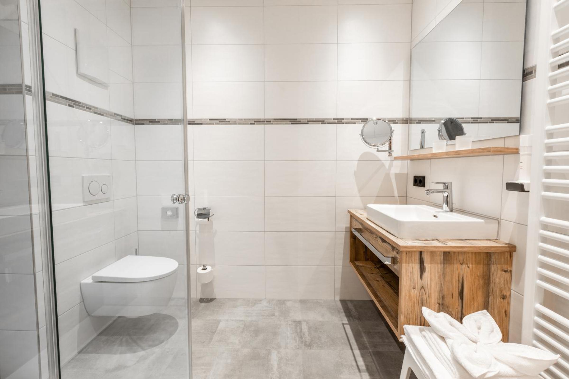 Deluxe Double Room with Shower photo 3
