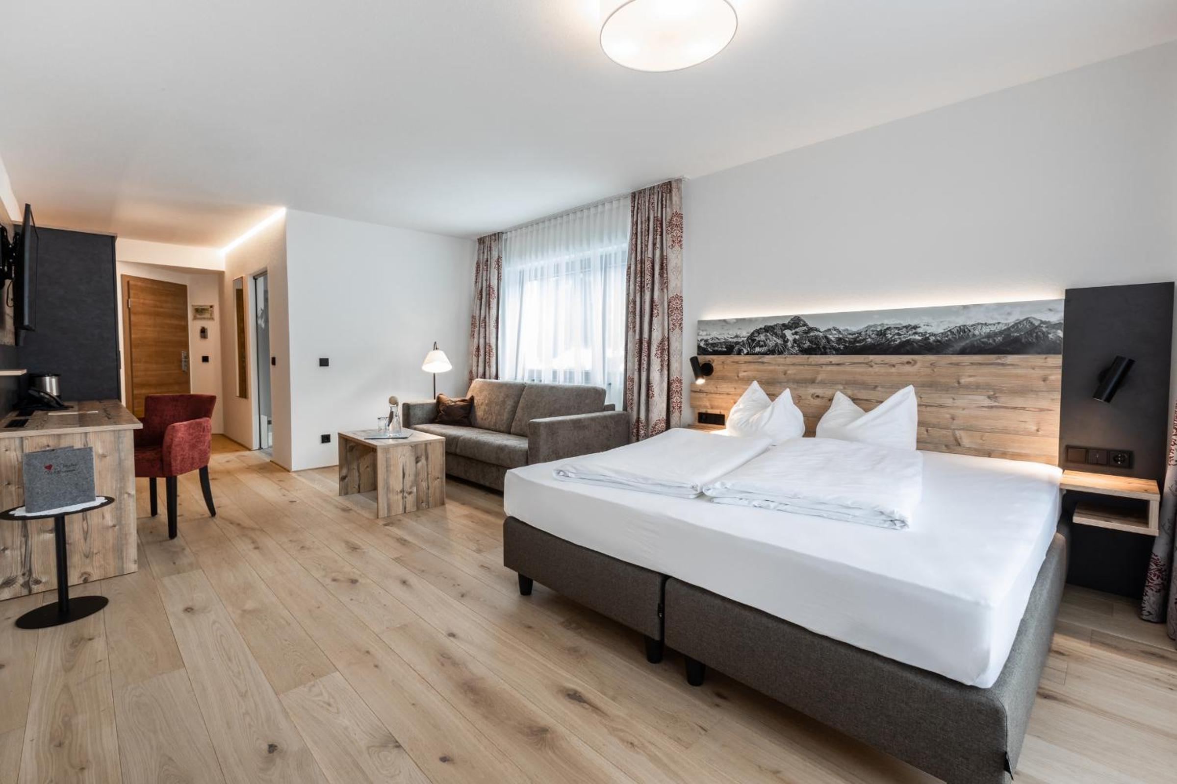 Deluxe Double Room with Shower photo 1