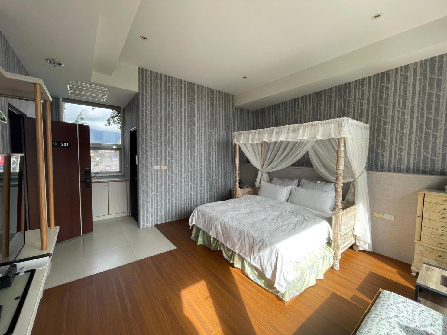 Standard Double Room photo 3