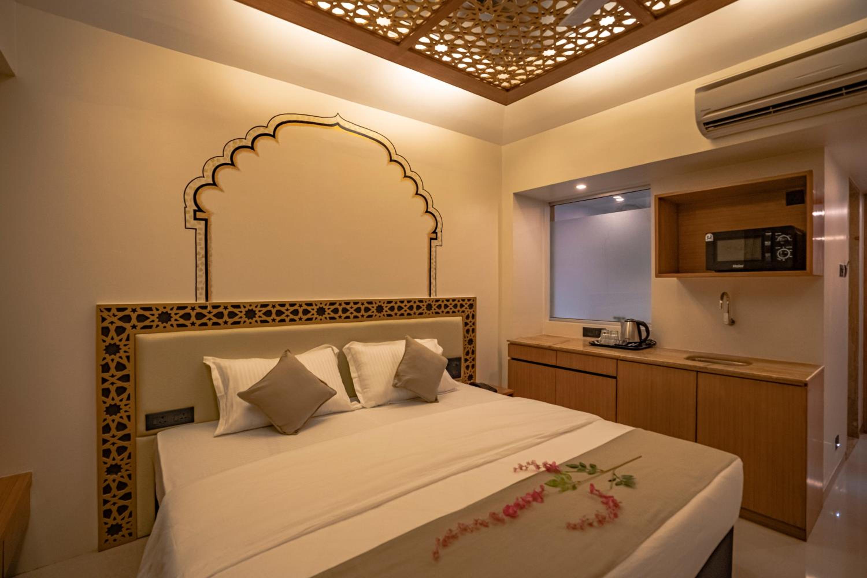 Deluxe Room - Photo 4