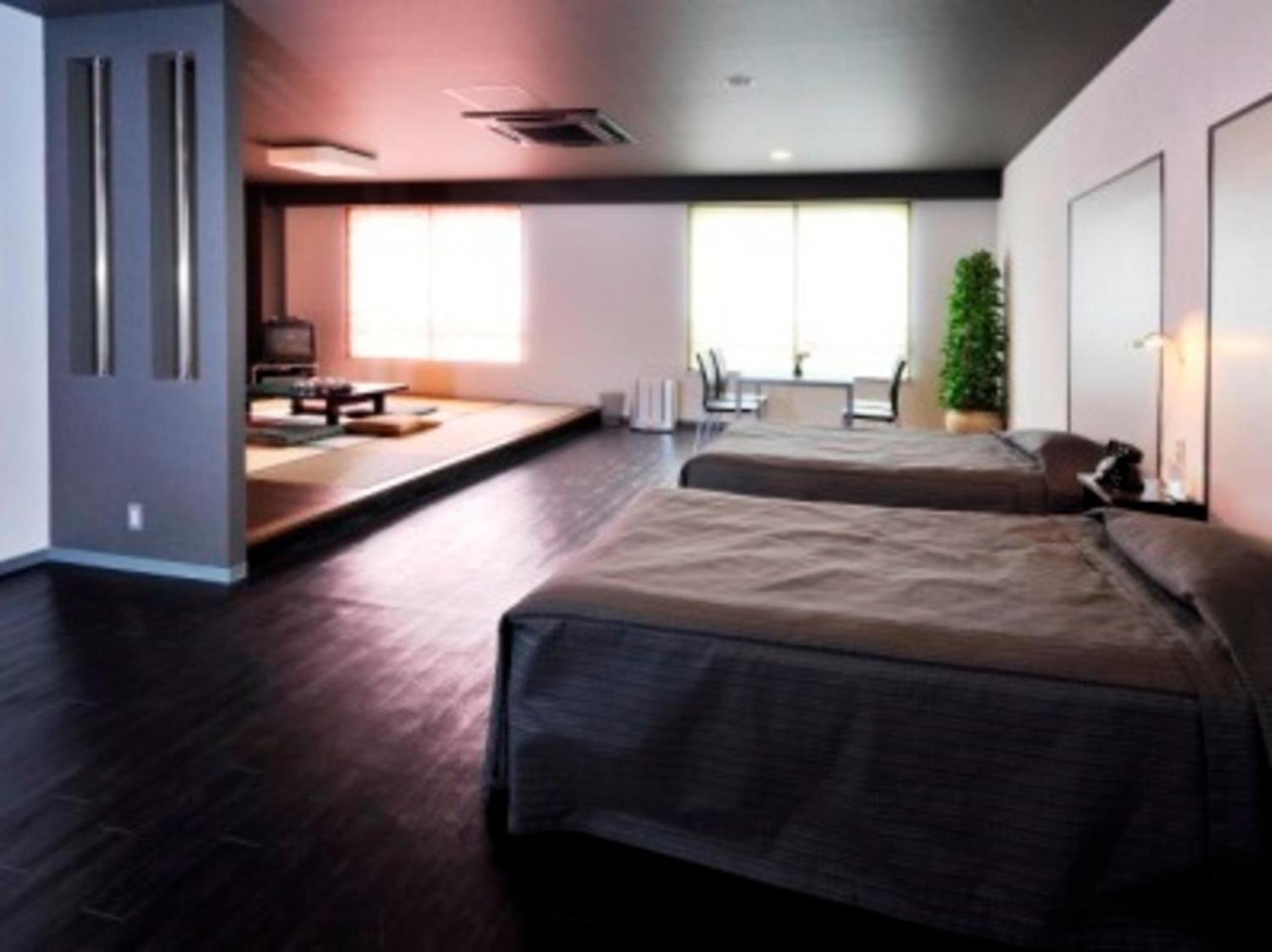 Two-Bedroom Suite - Photo 3