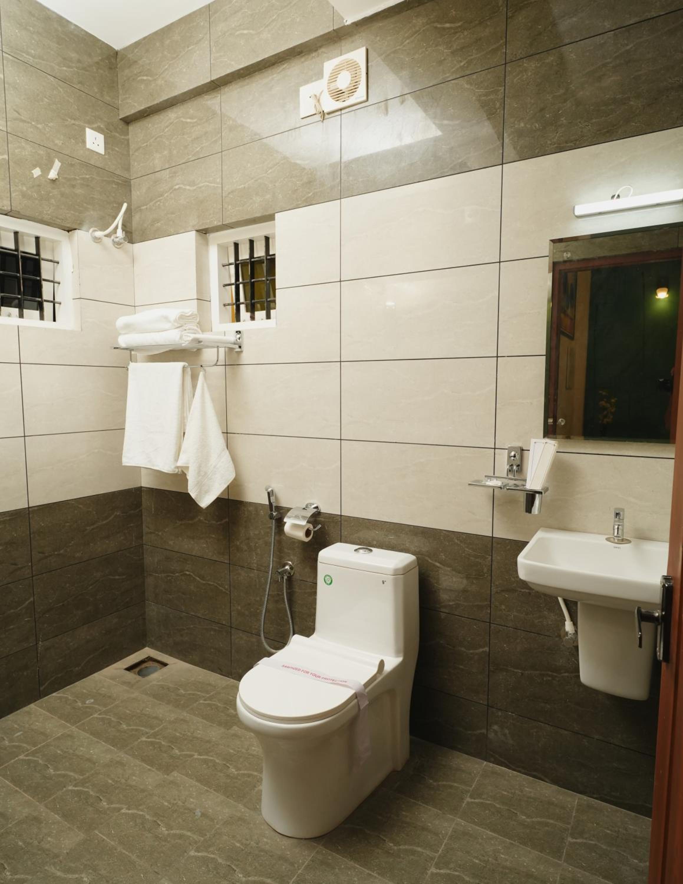 One-Bedroom Apartment - Photo 3