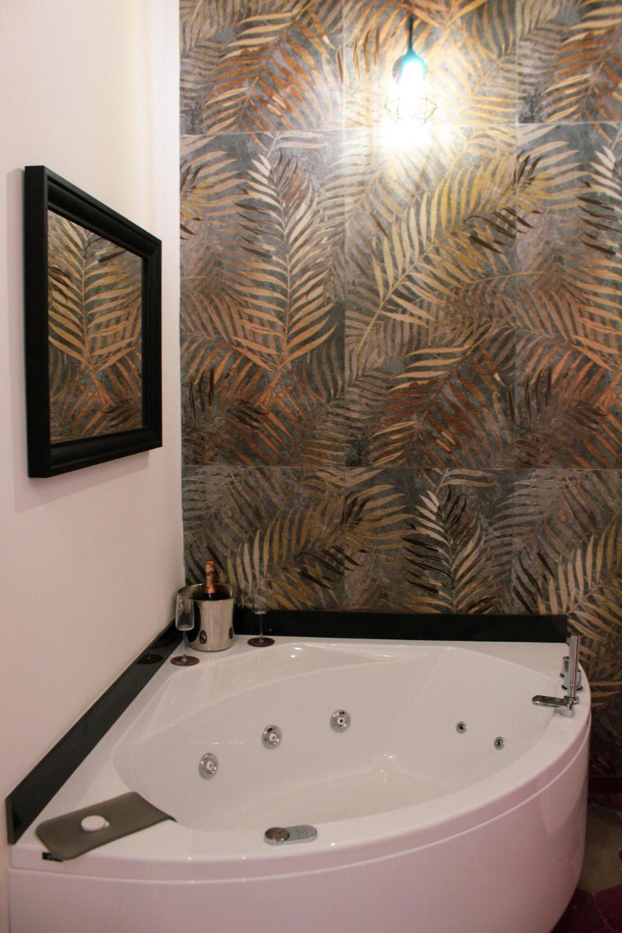 King Room with Spa Bath photo 3