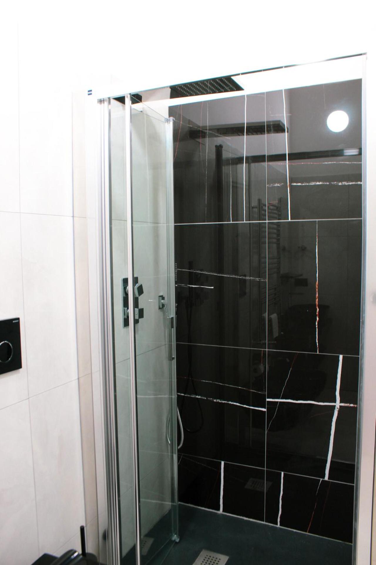 King Room with Spa Bath photo 2